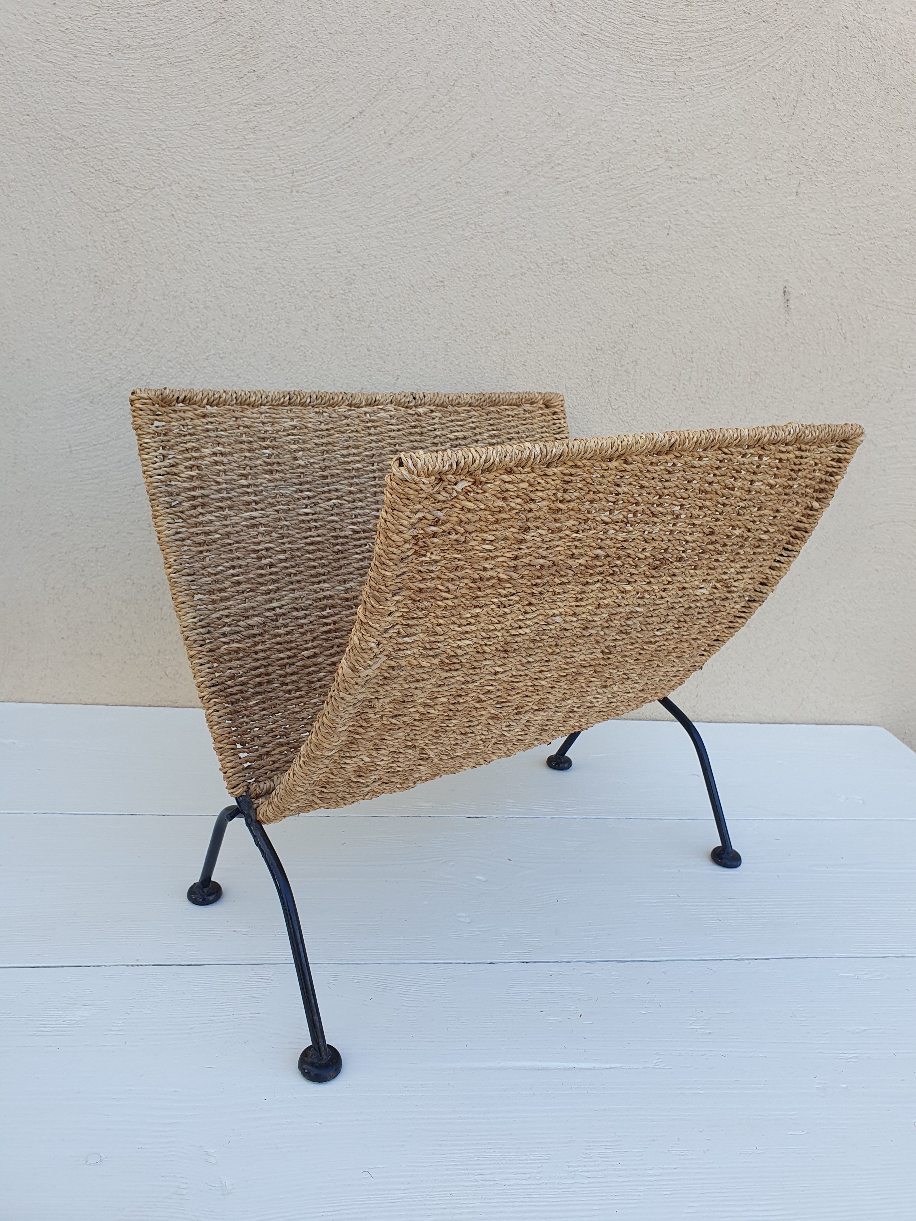 Vintage 60s magazine holder