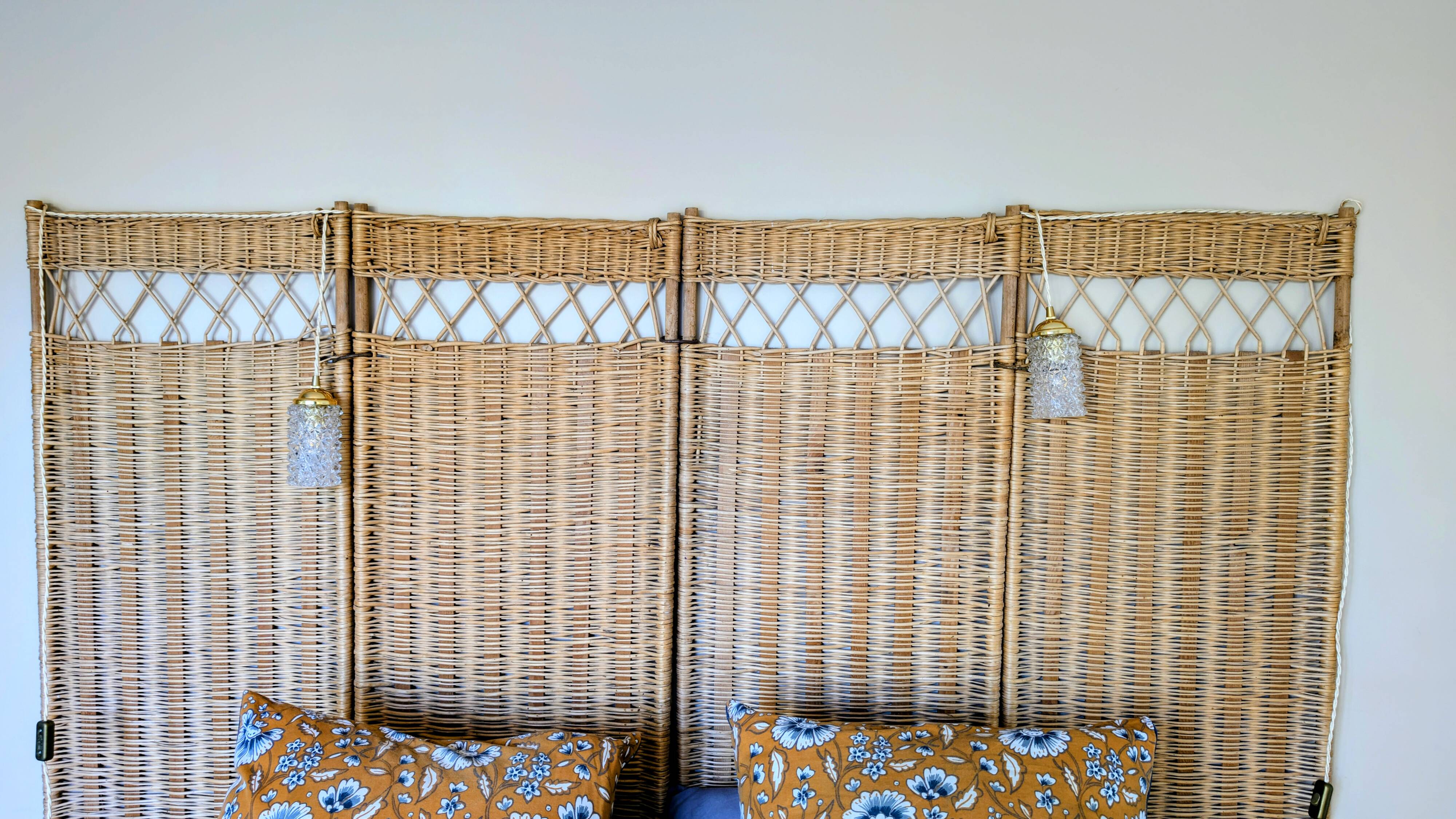 Baladeuse en verre taillé des années 60 - Lumière d'appoint (2 disponibles)