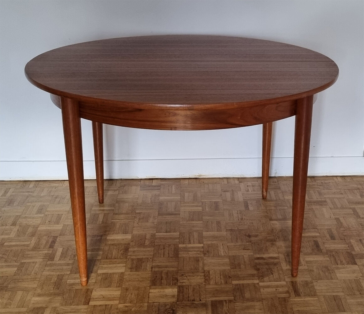 Round teak dining table, extendable, Scandinavian, vintage, 60s