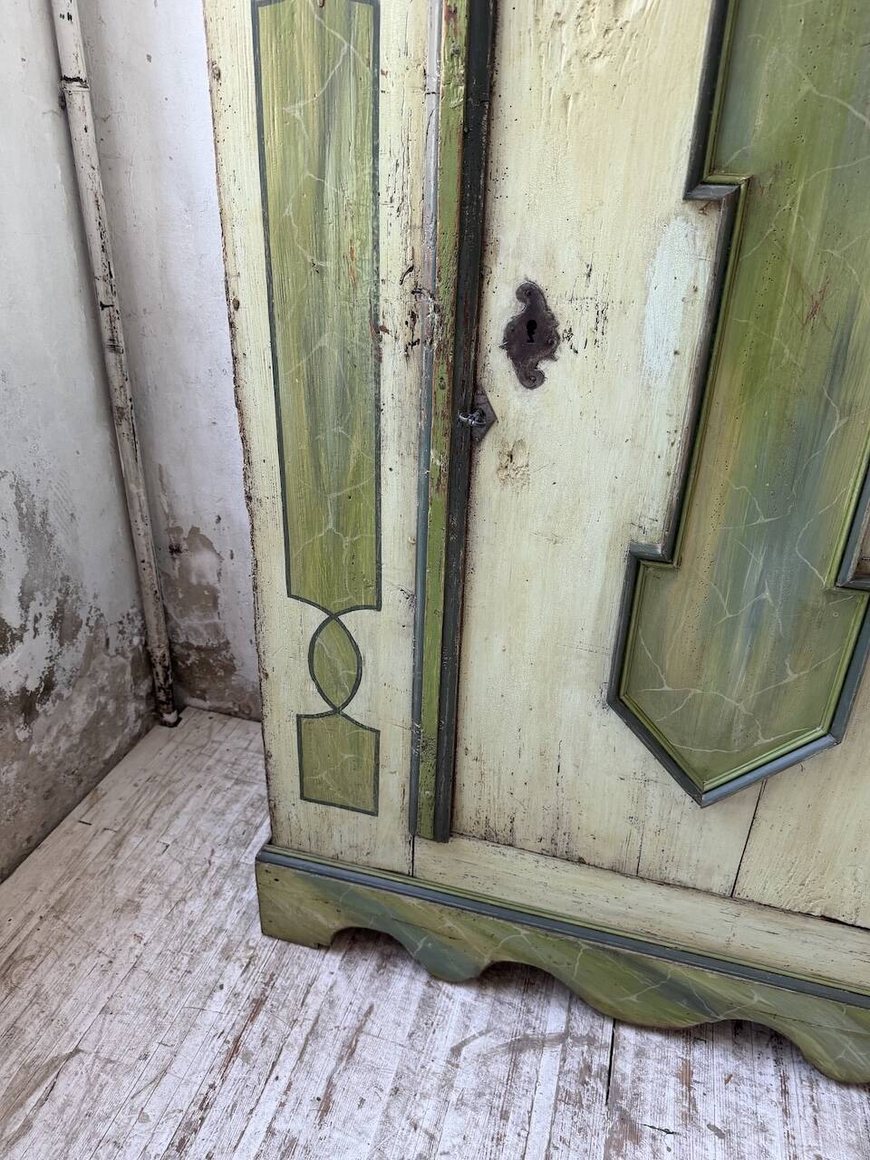 Armoire polychrome alsacienne 1800