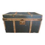 Old travel trunk for folded clothes with 3 cardboard drawers