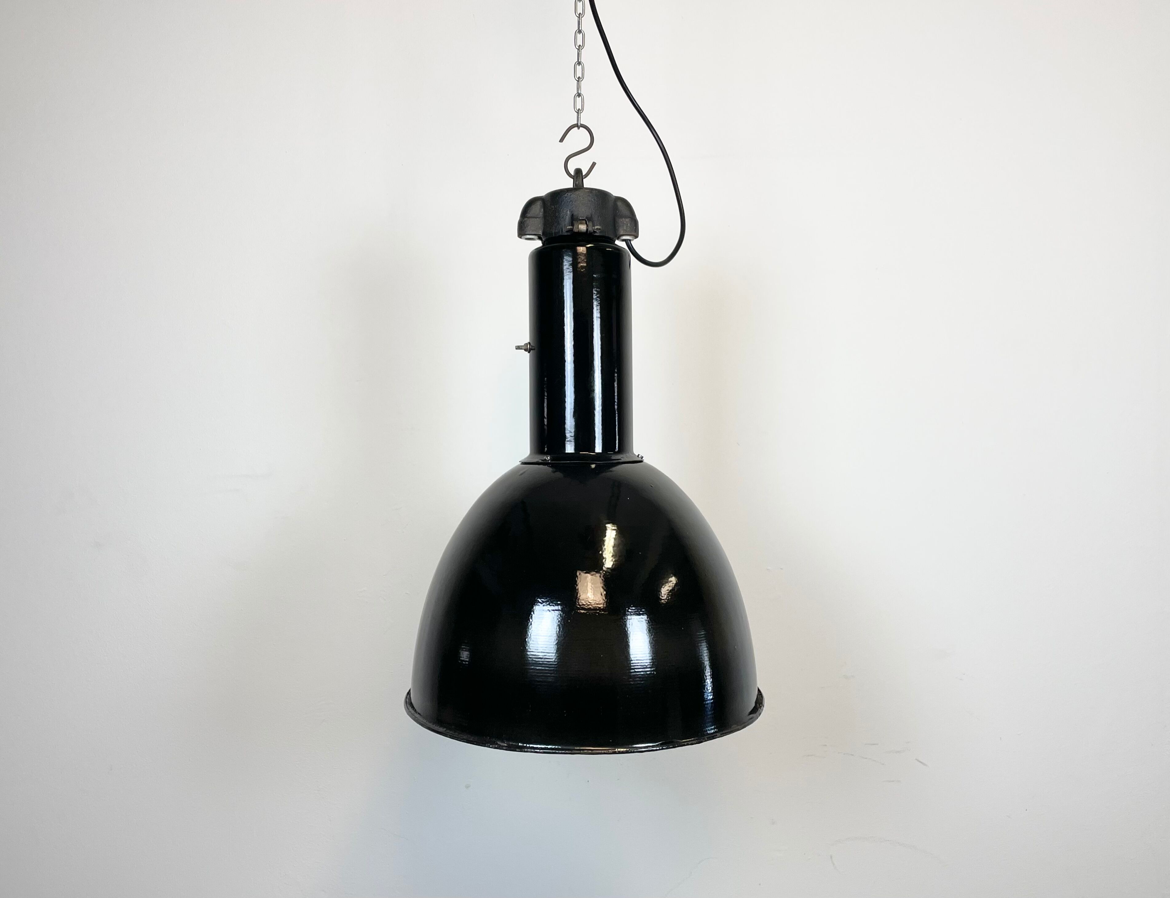 Industrial bauhaus black enamel pendant lamp, 1930s
