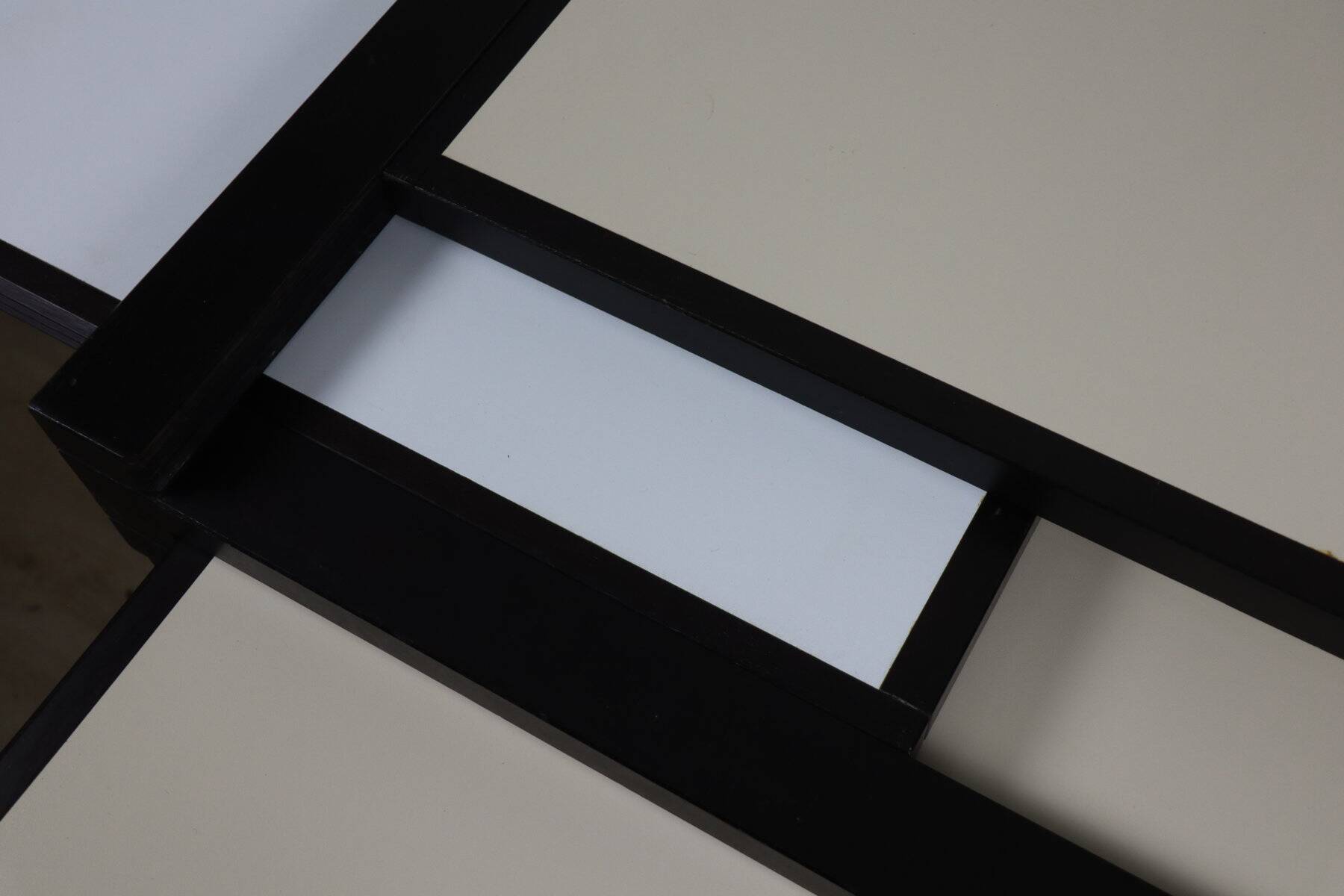 Modular bi-colour table by Bernard Vuarnesson - 1980s