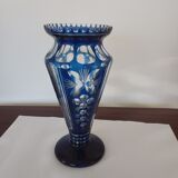 Vase en cristal ciselé bleu