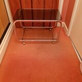 Coffee table with wheels and its two shelves give a smoked