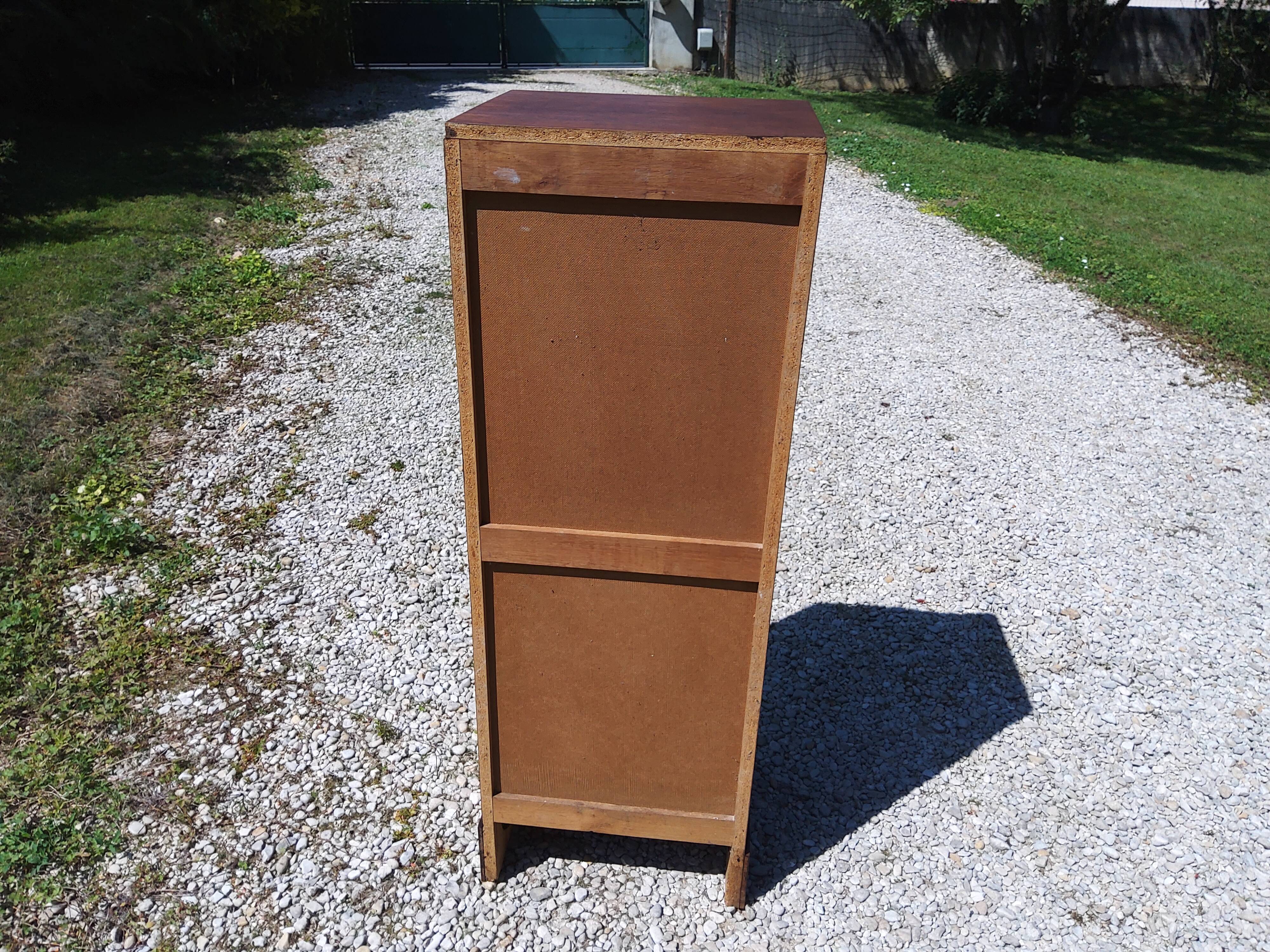 Curtain filing cabinet