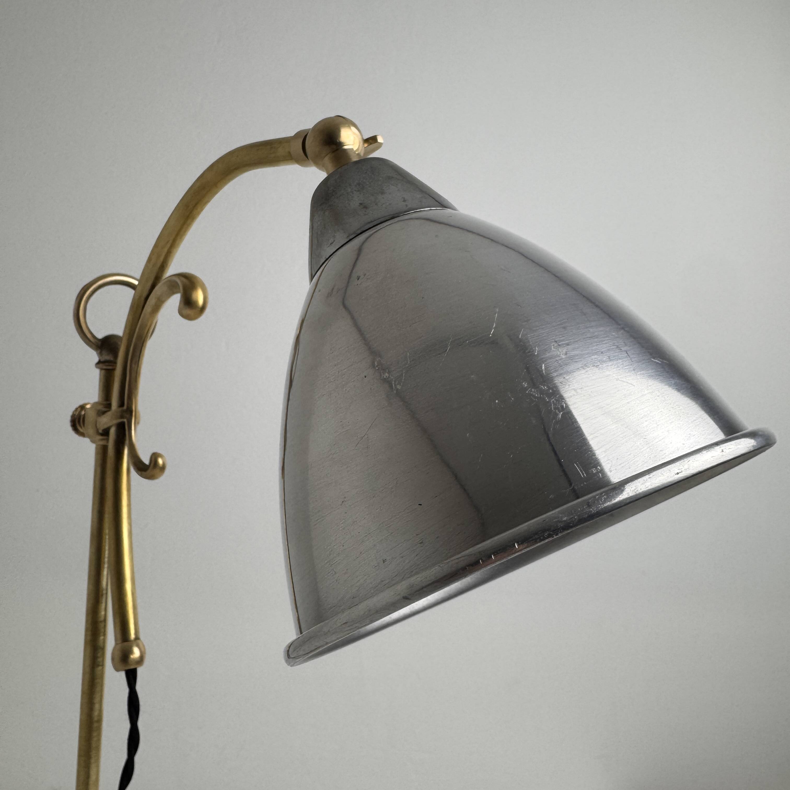 OLD VINTAGE DESK LAMP RAISE AND LOWER