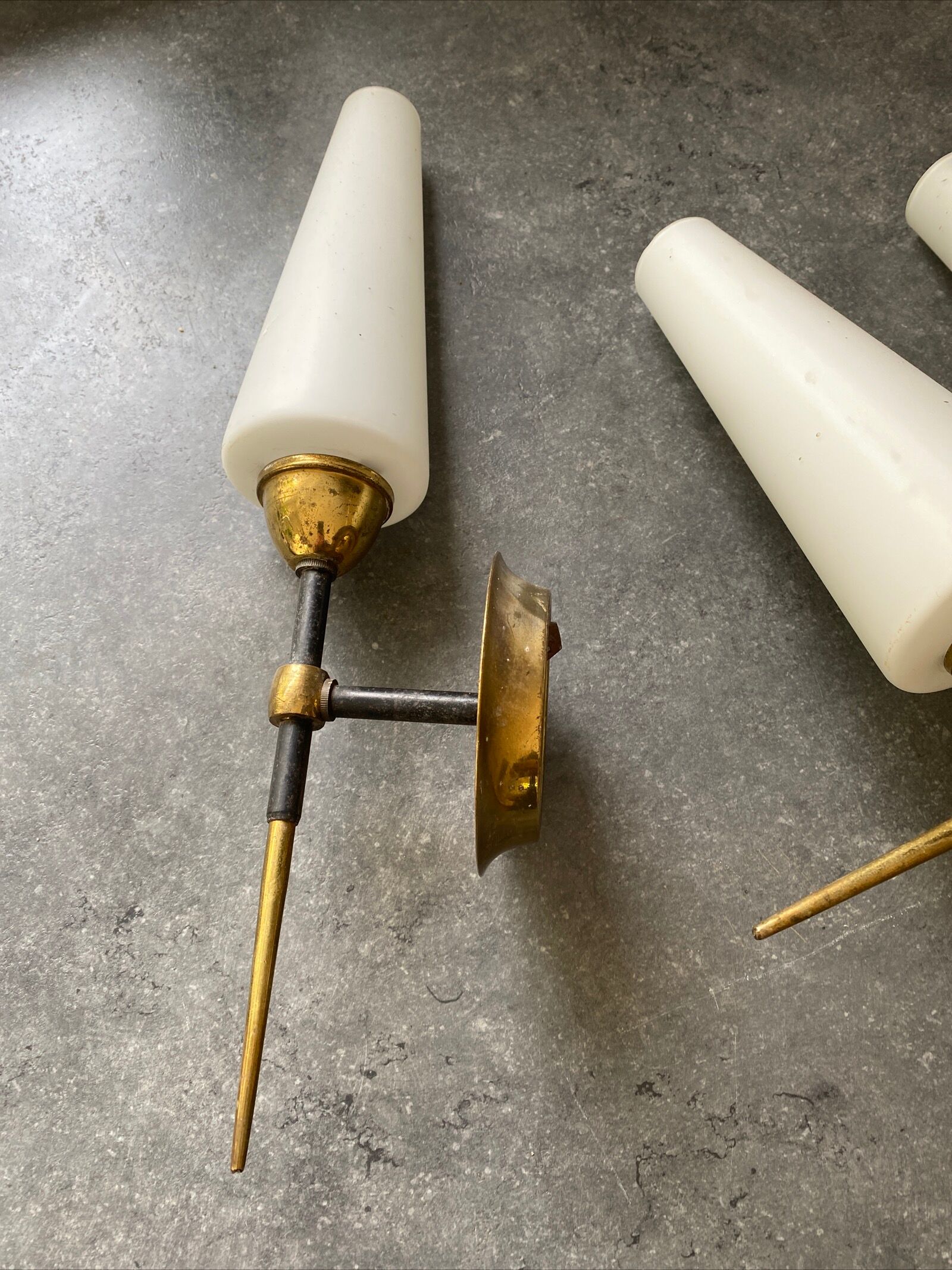 Brass and opaline wall lamp 1950/60
