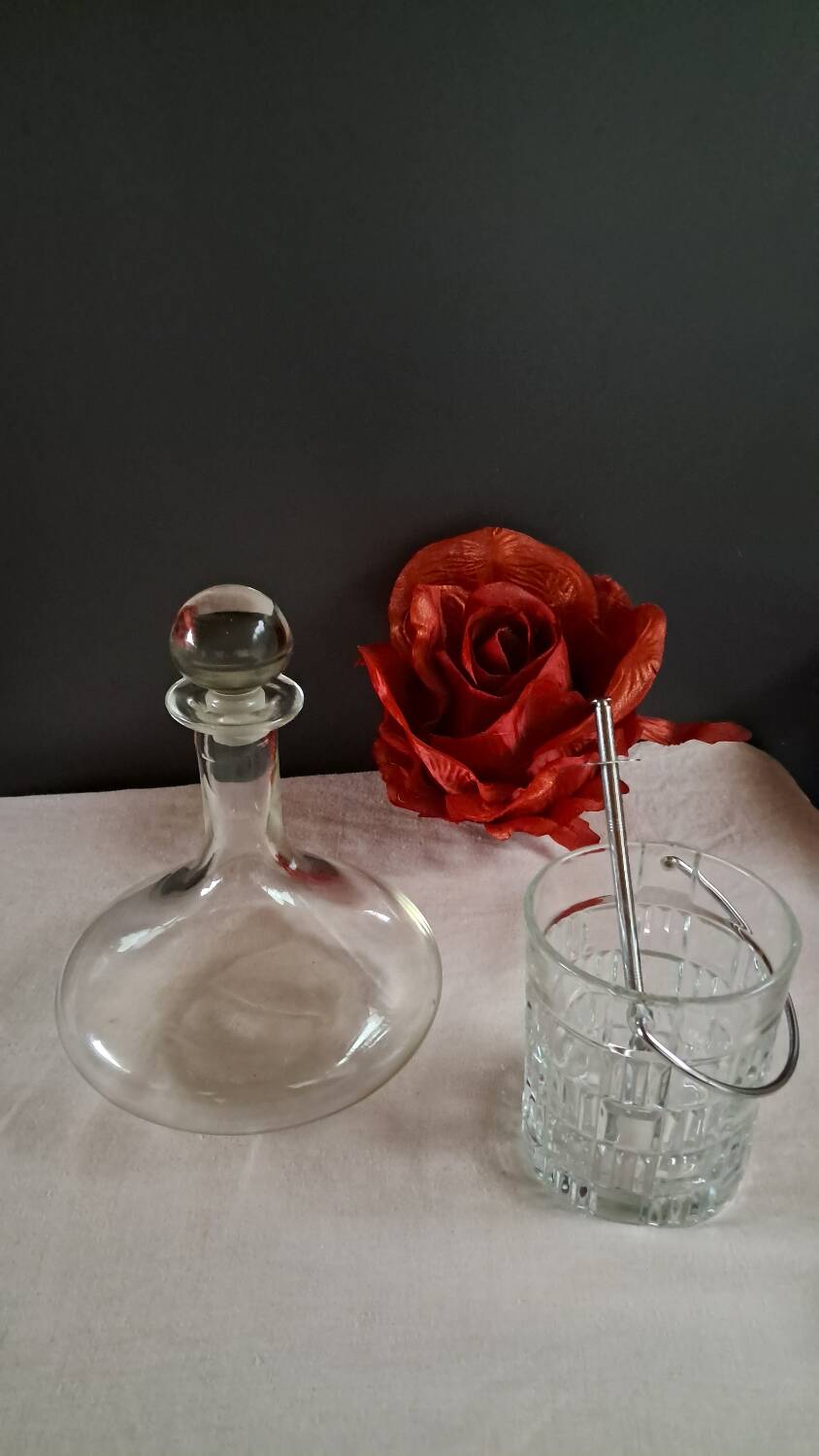 Wine carafe
