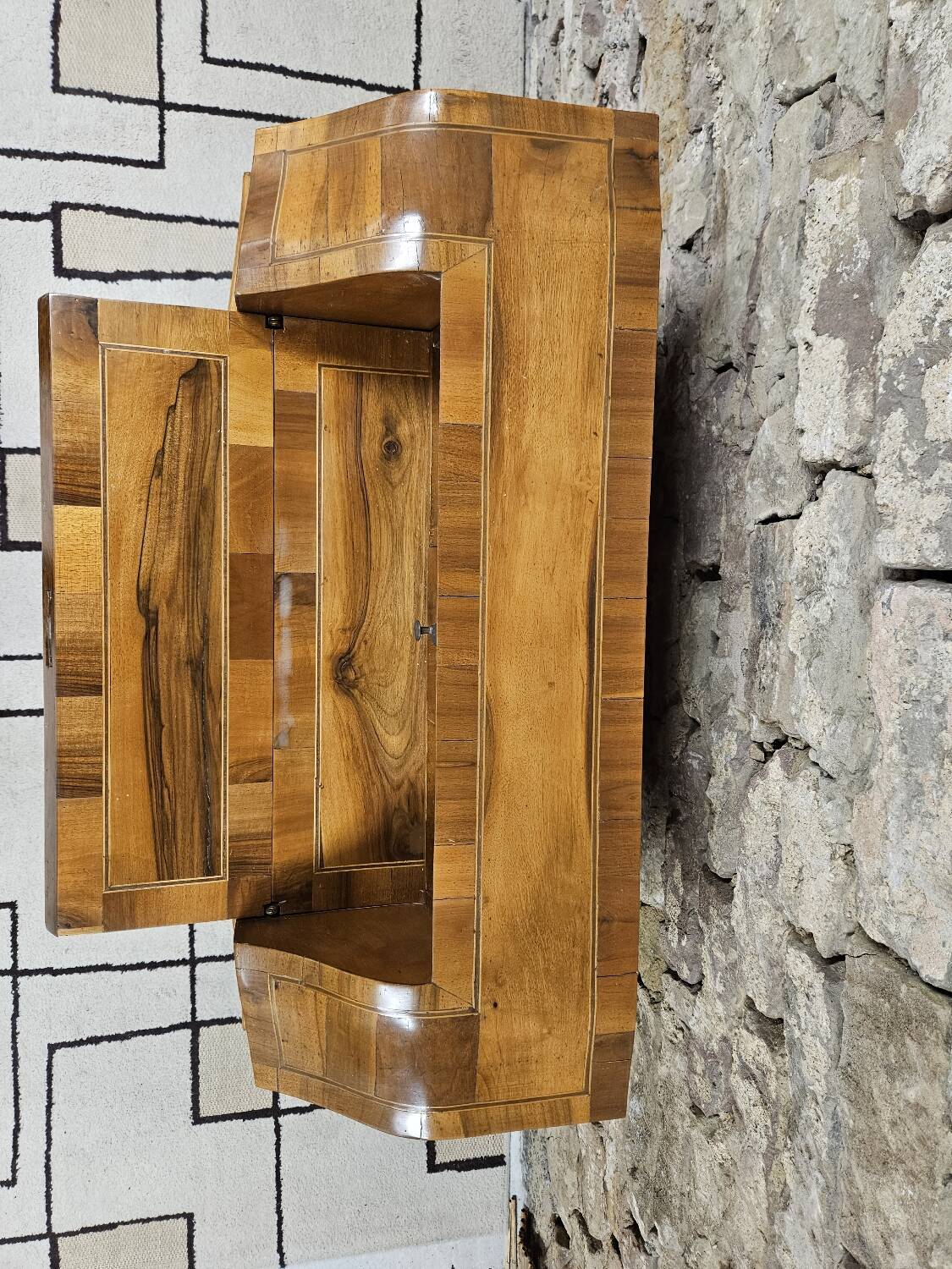 Scrétaire commode galbé marqueté