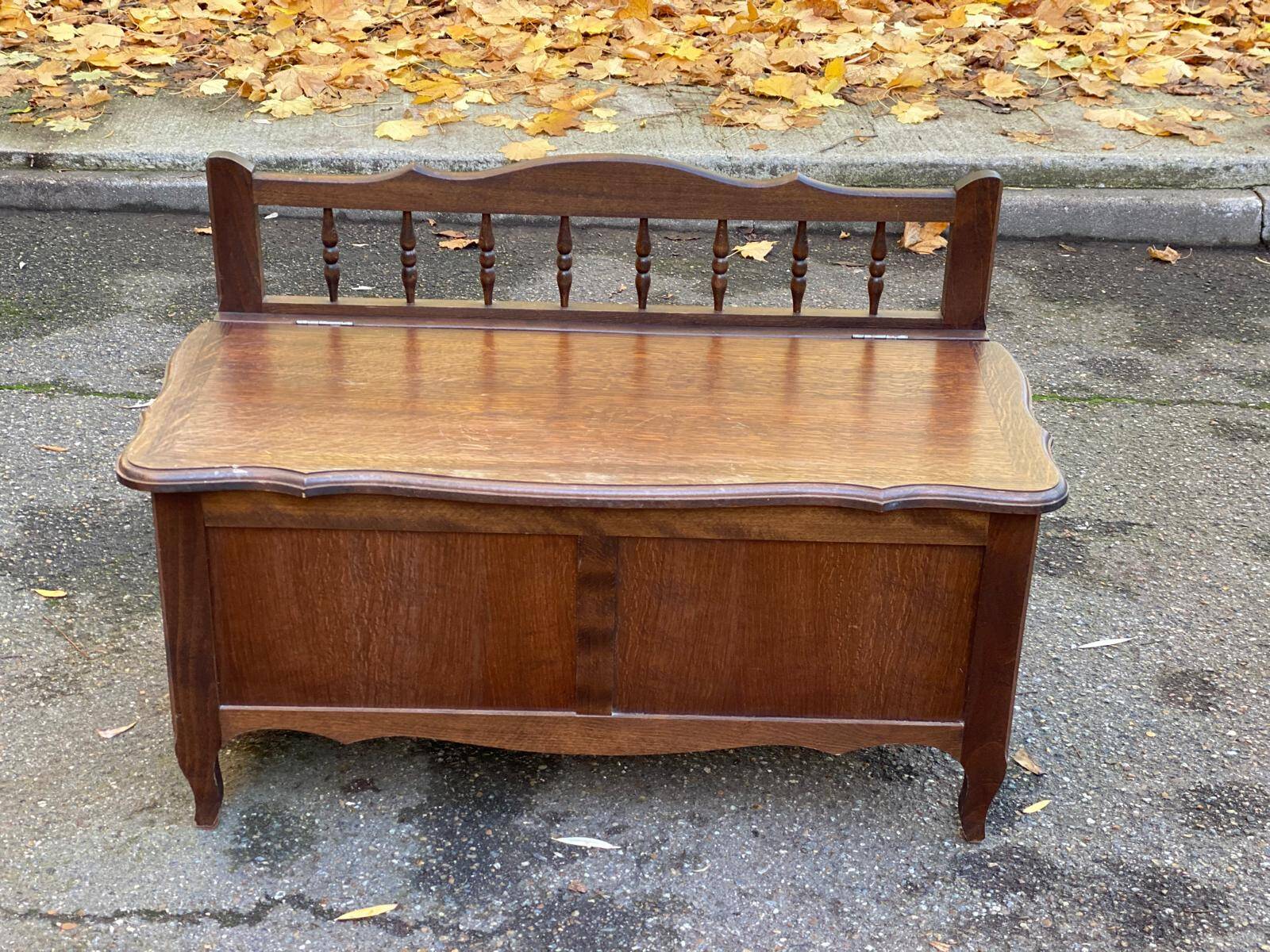 Louis XV oak storage bench from the 1950s
