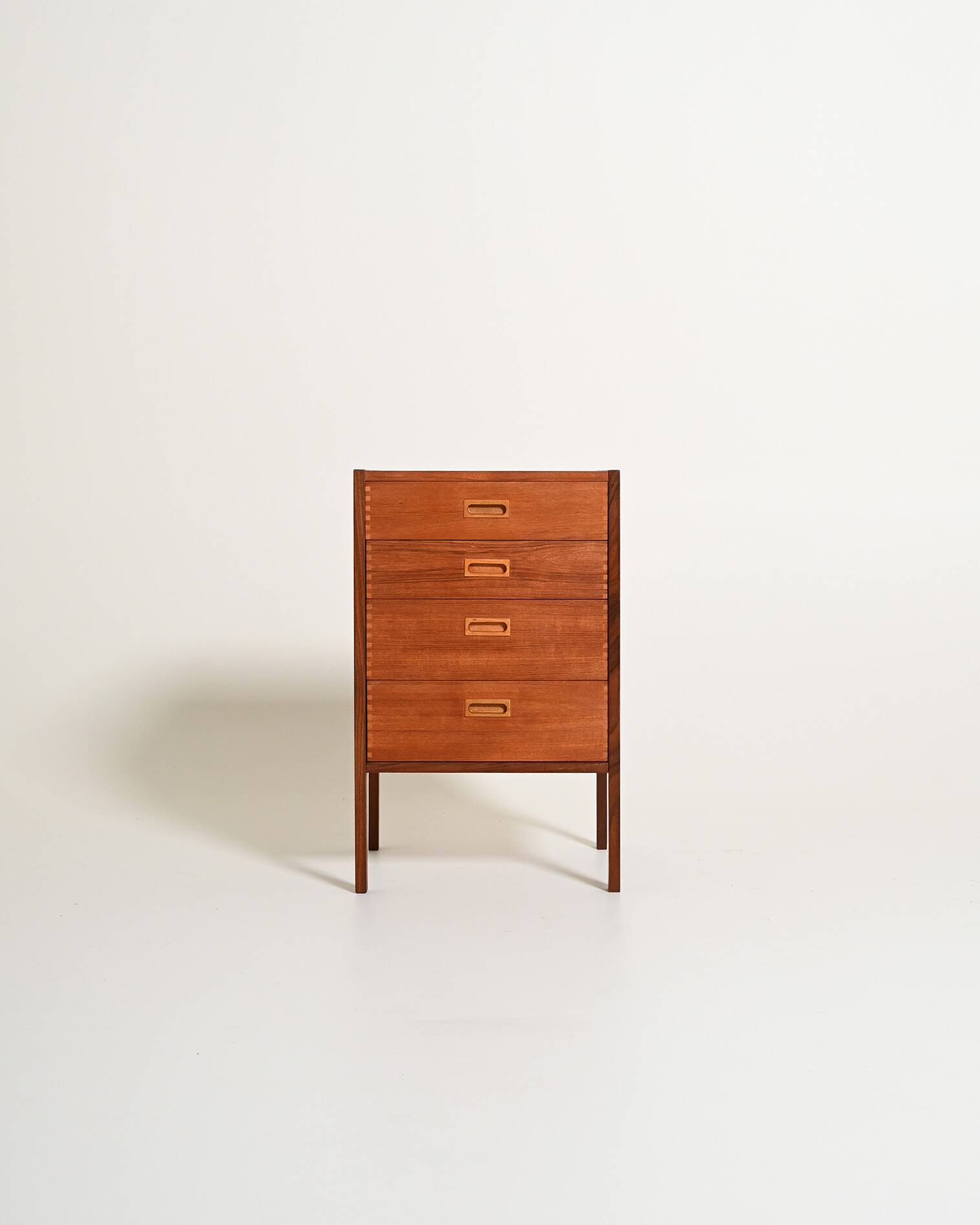 Commode en teck scandinave par Gillis Lundgren, années 1960.