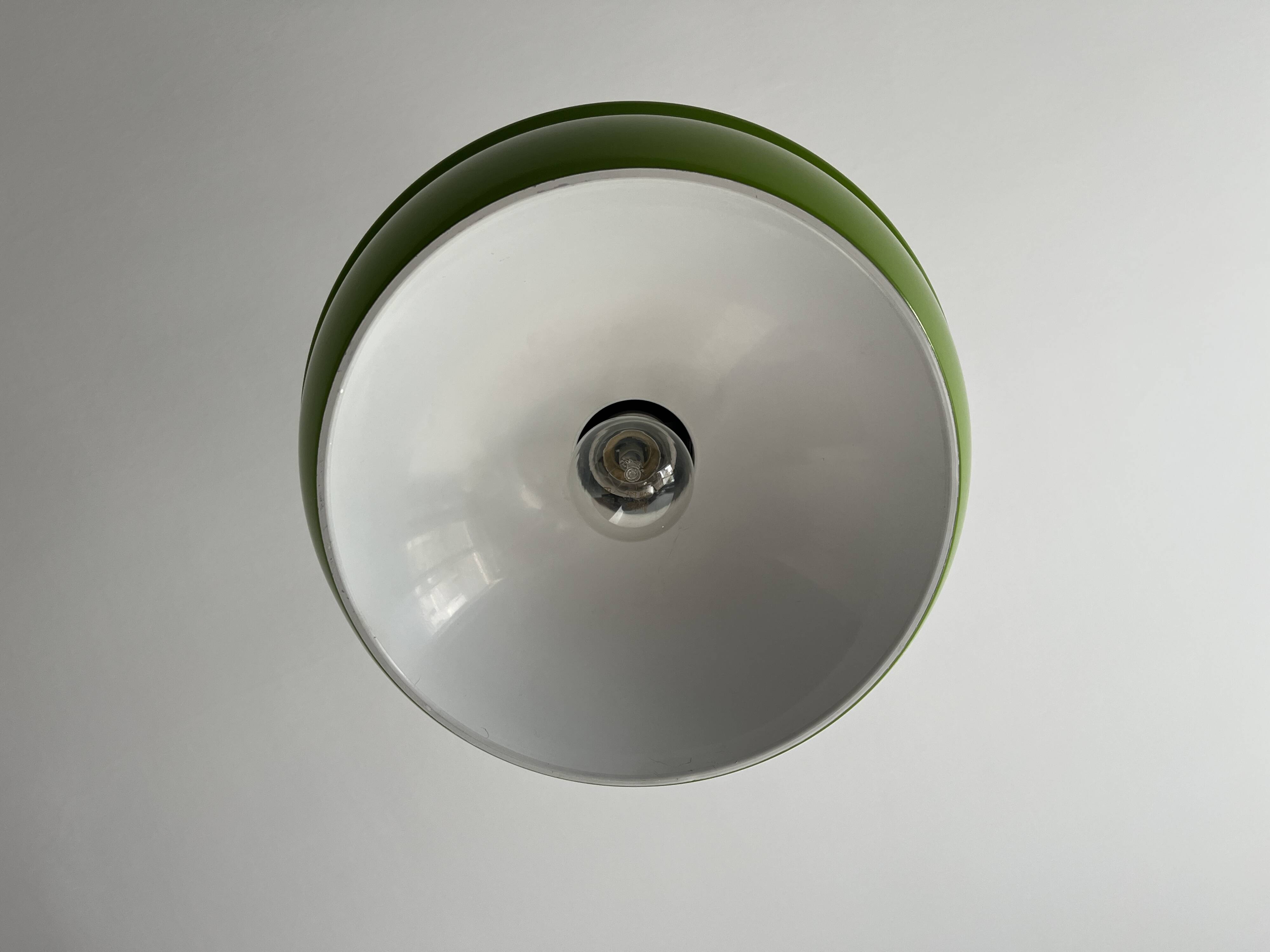 Vintage green apple suspension (1970)