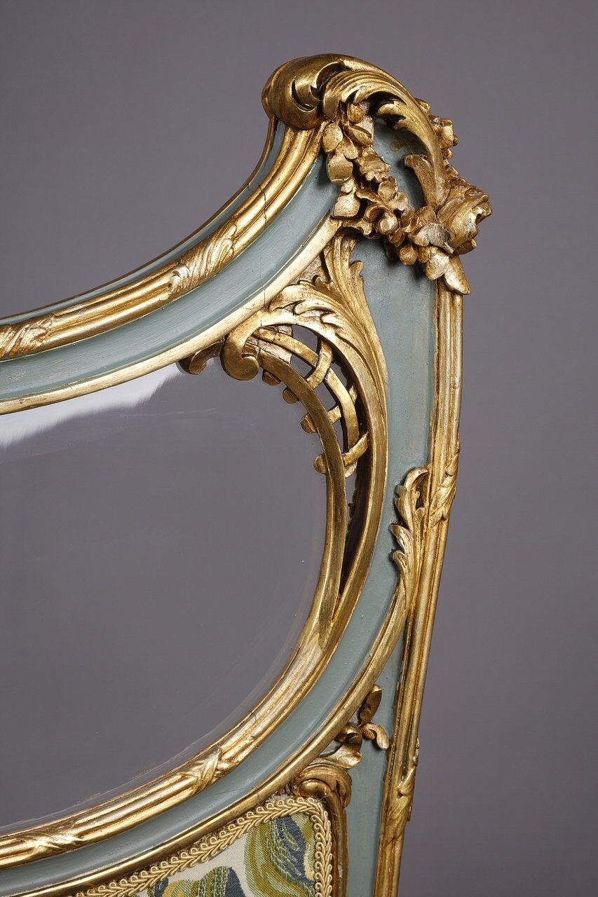 Louis XV style screen with three sheets in molded wood and embroidered fabrics