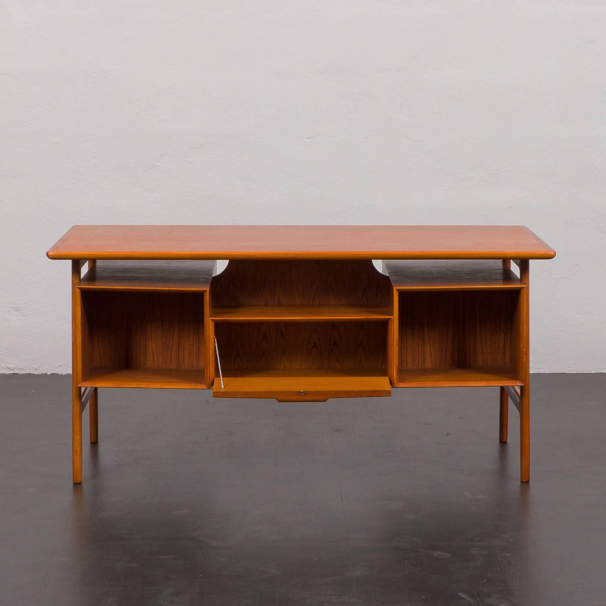 Freestanding teak desk, model 75 Gunni Omann for Omann Jun's Møbelfabrik