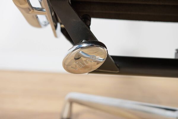 Fauteuil lounge et ottoman Eames Alu Group EA124 & EA125 par Charles & Ray Eames pour Vitra, années 1980