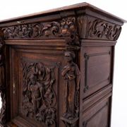 Commode sculptée, France, vers 1840.