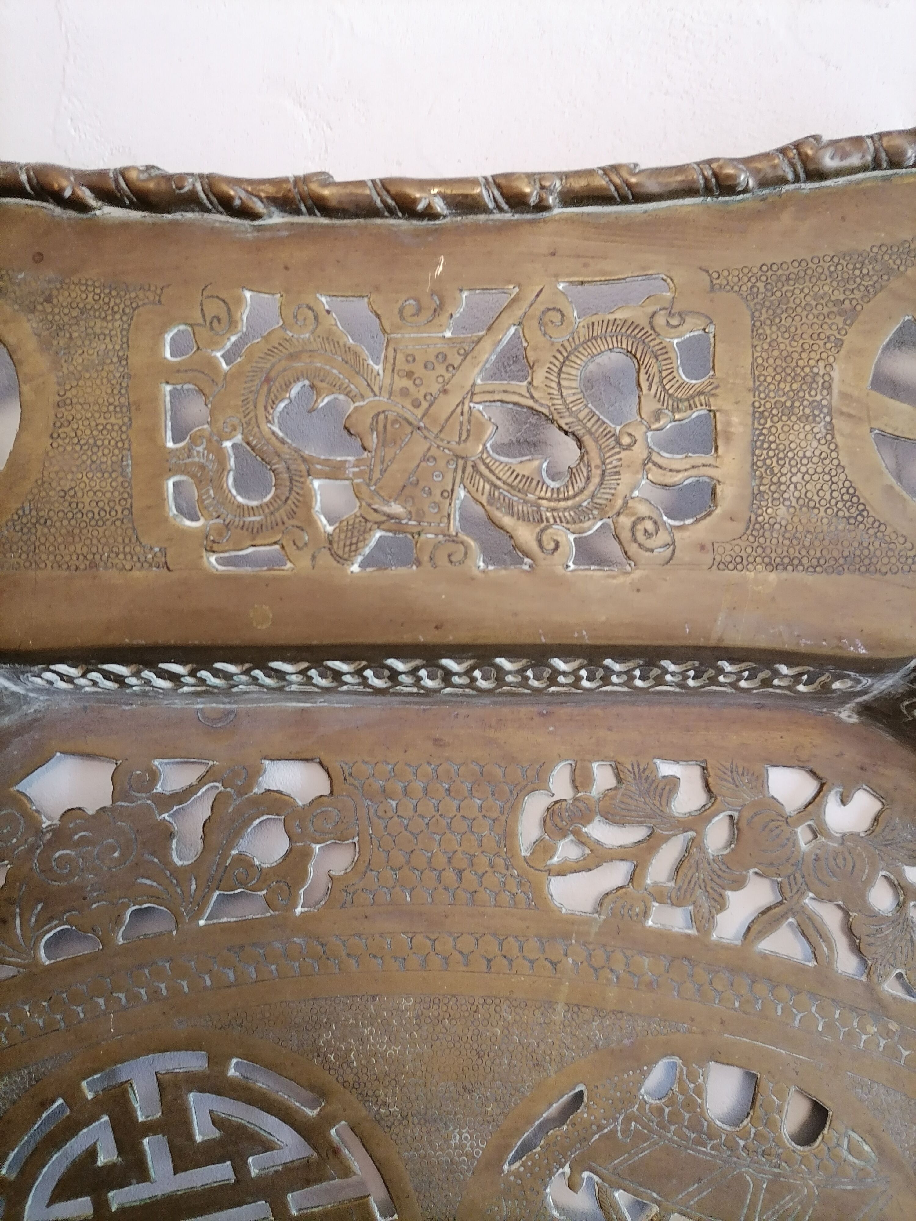 Openwork brass top. China 19 century. 12 sides. Asian art.