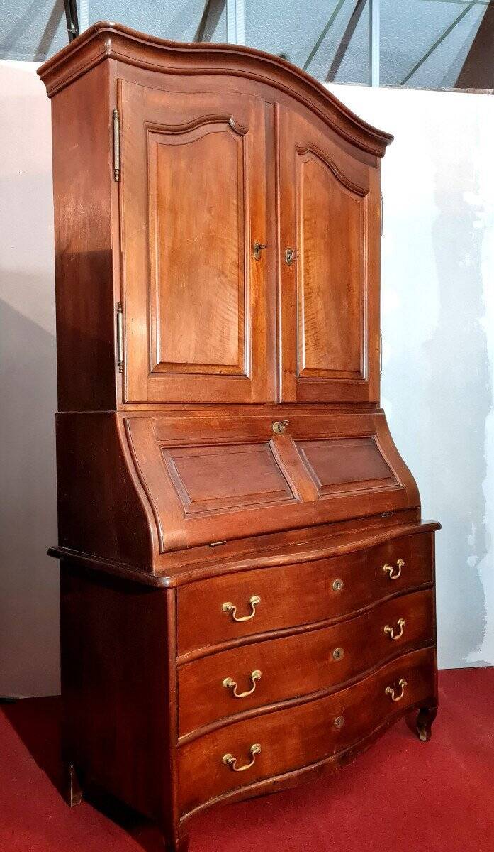Cabinet Commode Scriban Galbée époque Louis XV En Noyer