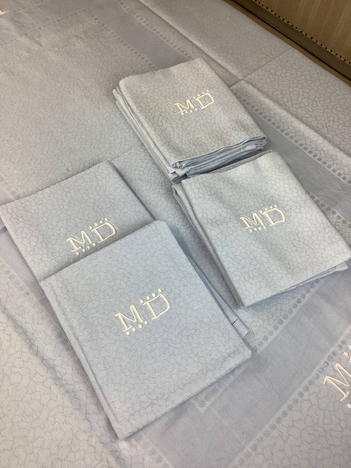 Vintage nappe & serviettes damassés monogramme