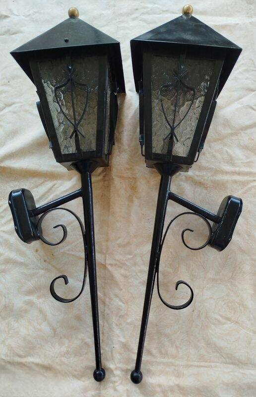 Outdoor wall lights