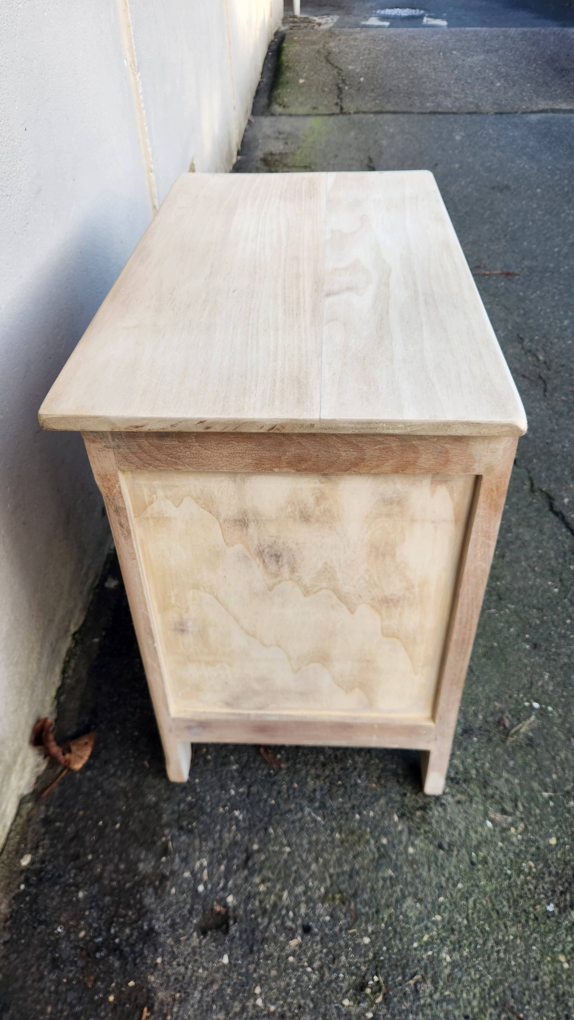 Very pretty Parisian small PONCE model in beech from the 1940s.