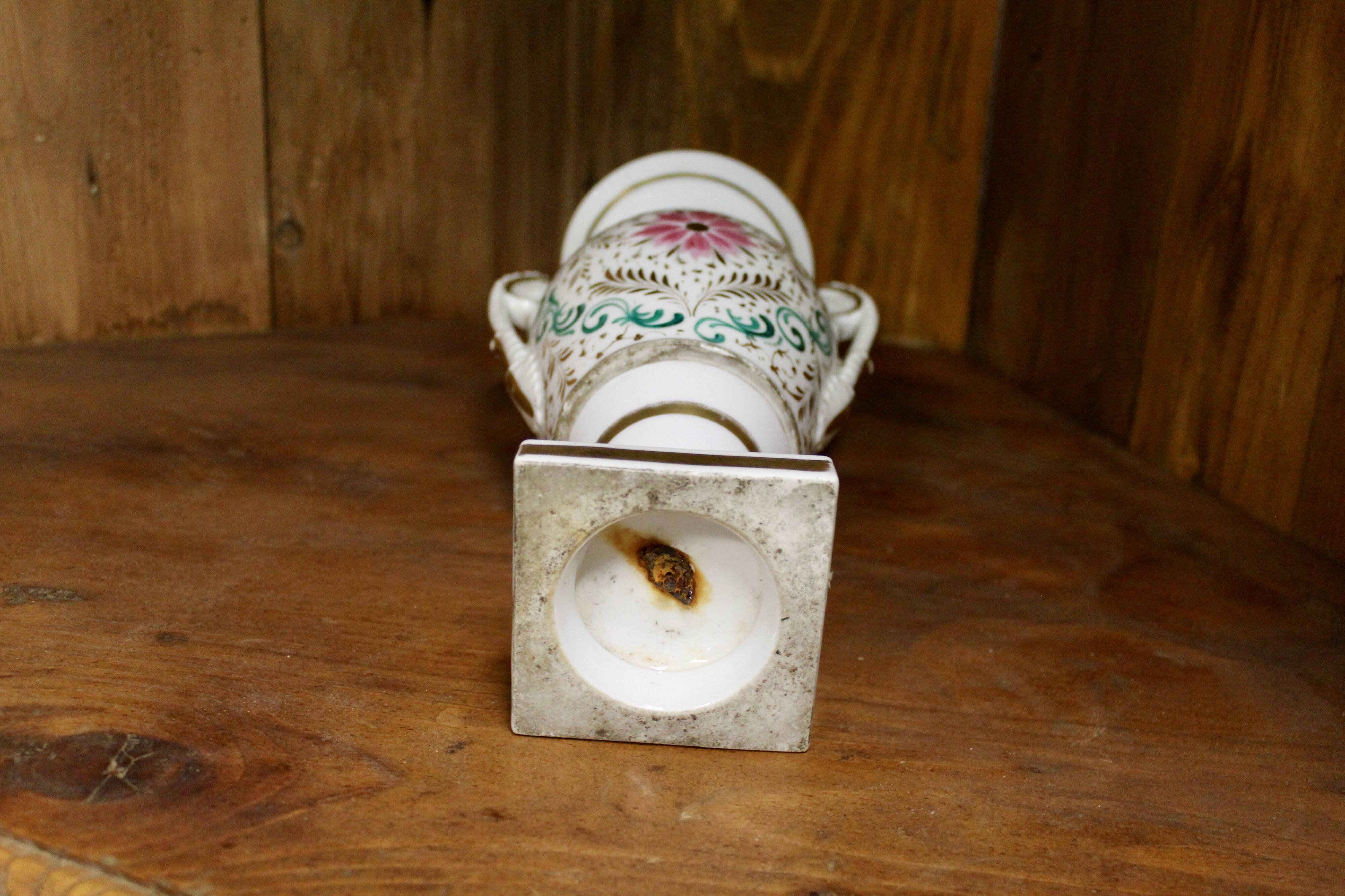 Empire vase in Paris porcelain