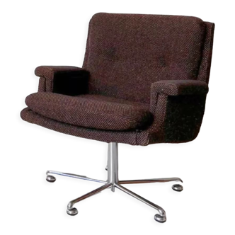 Swivel armchair