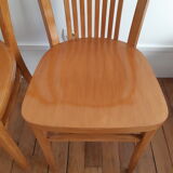 Lot of 2 vintage wooden chairs