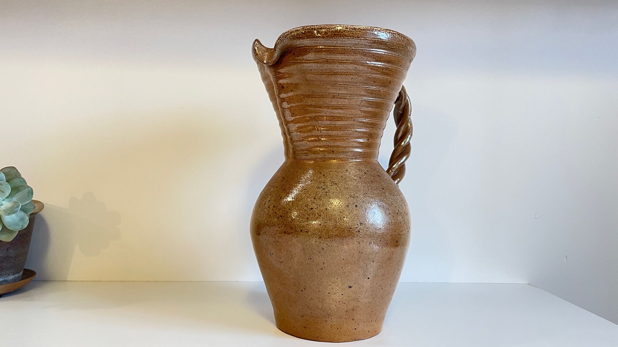 Xl pitcher in vintage enamelled gres