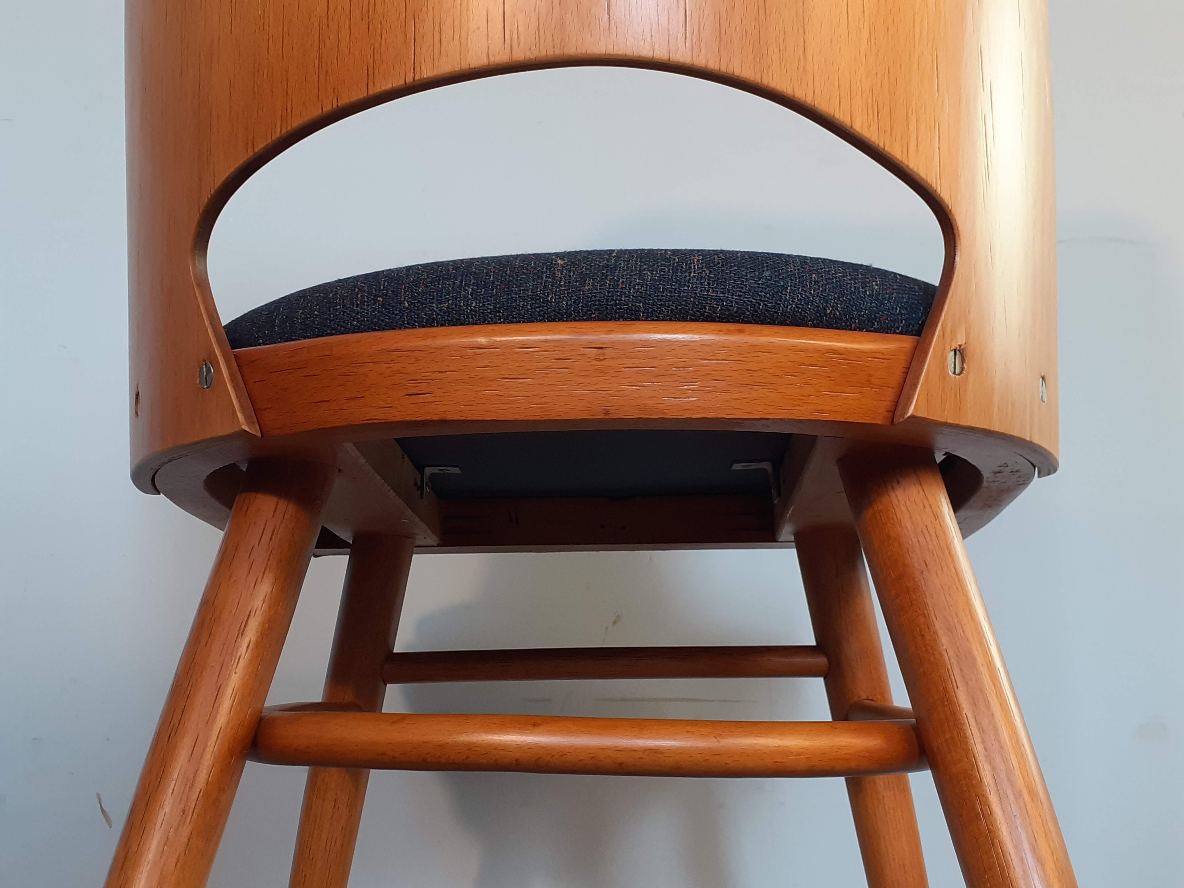 Set of 6 renovated chairs, design Oswald Haerdtl by Ton, Czech, 1960s
