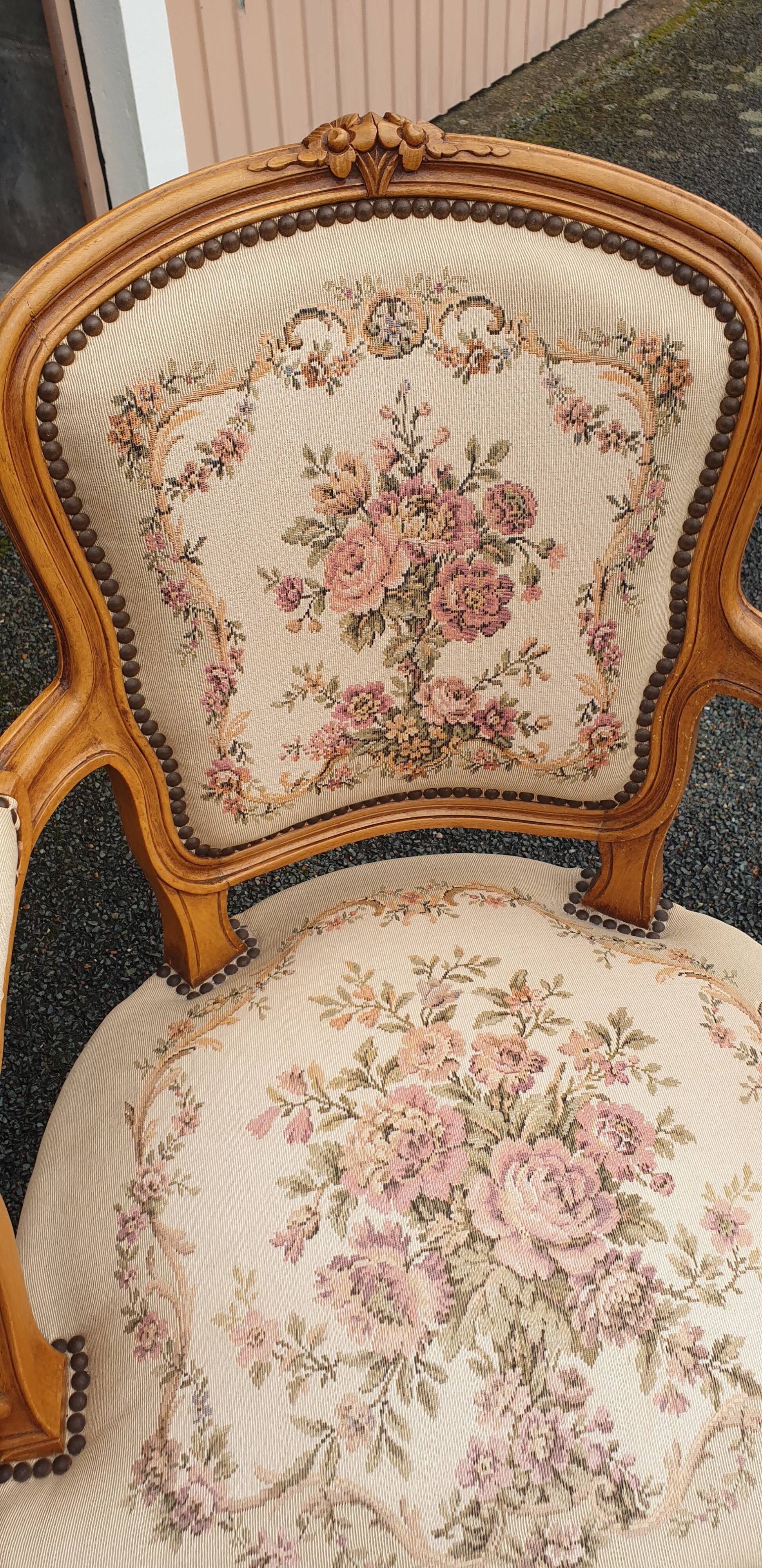 Paire de fauteuils cabriolet Louis xv