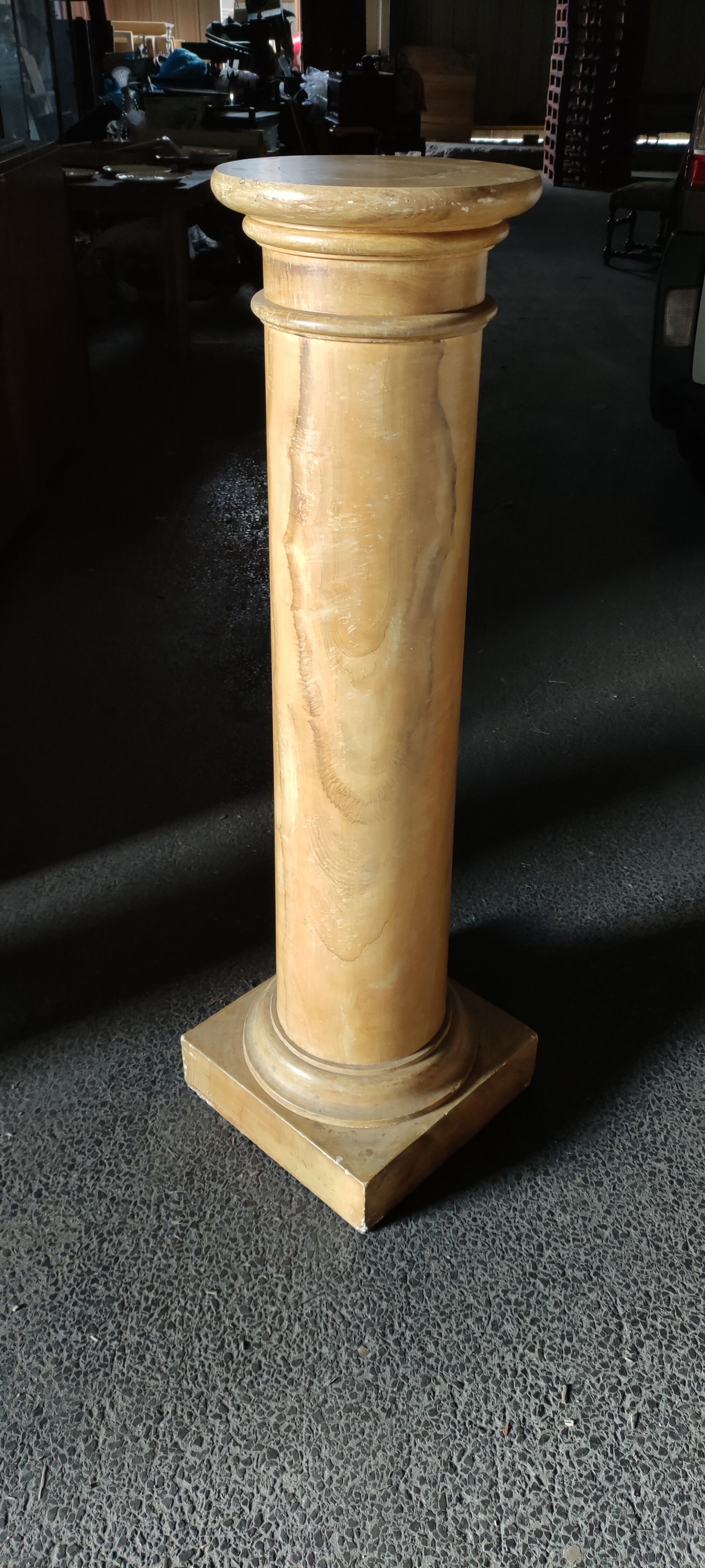 Terracotta column and decorative plaster