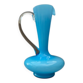 Vase, carafe en opaline bleue avec anse transparente
