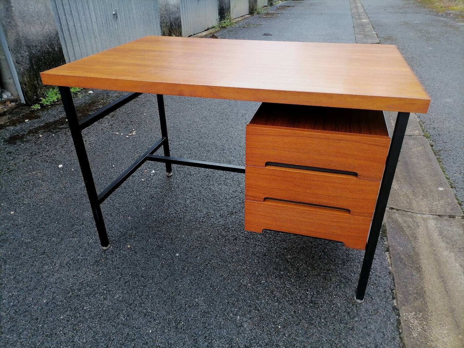 Bureau. vintage. année. 60