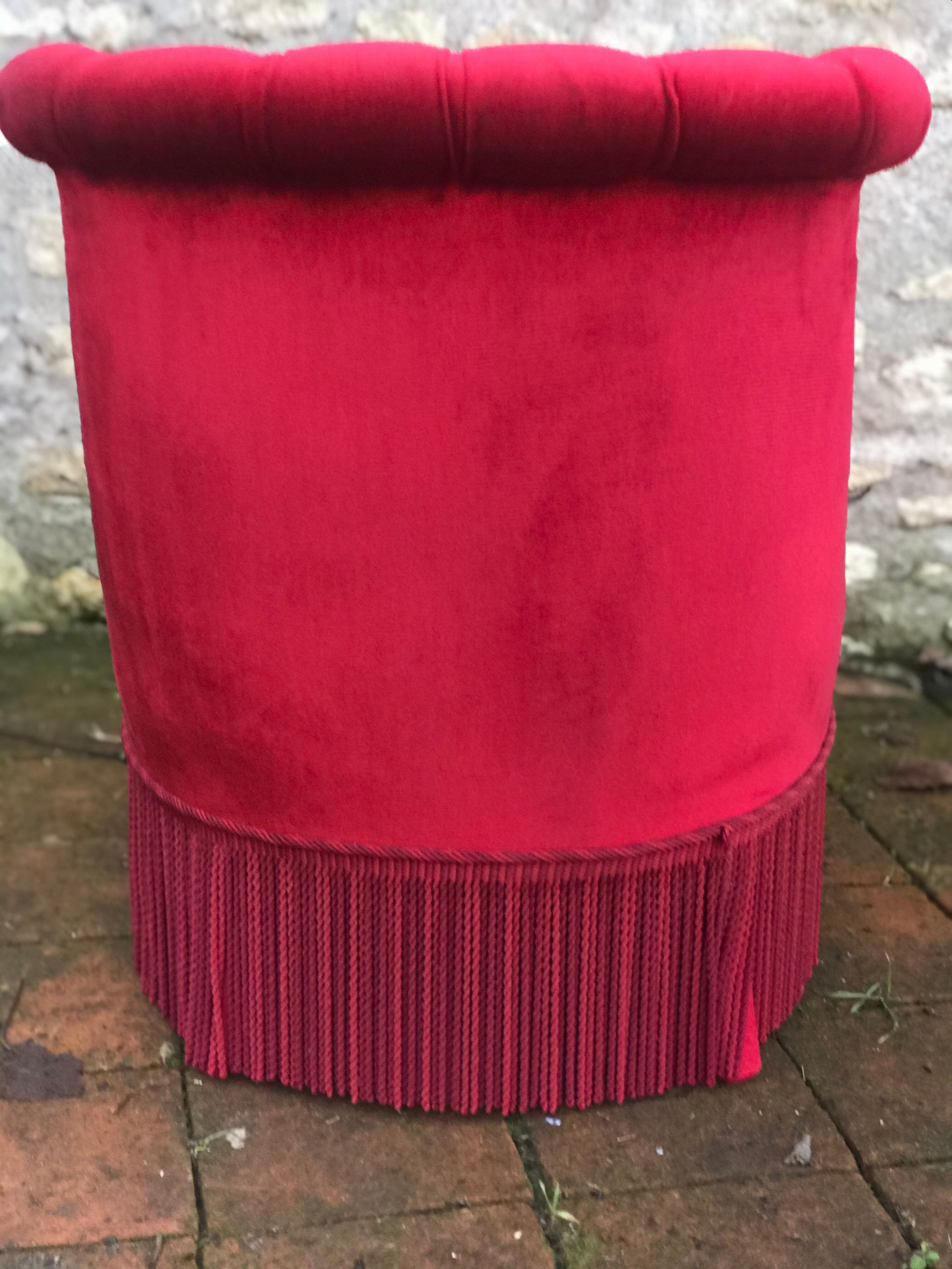 Red velvet toad chair