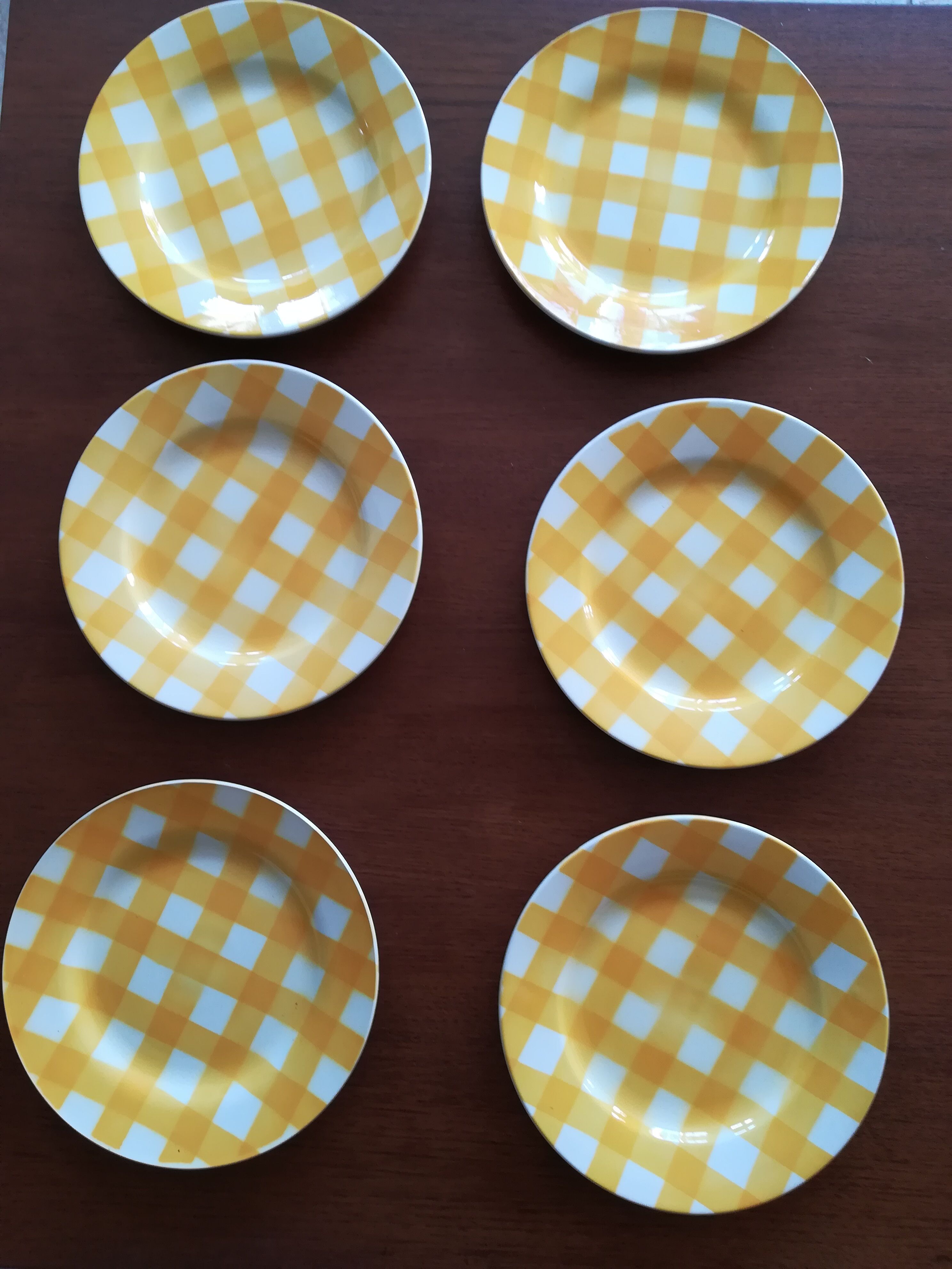 Ensemble de 6 assiettes plates Digoin modèle Ecossais jaune