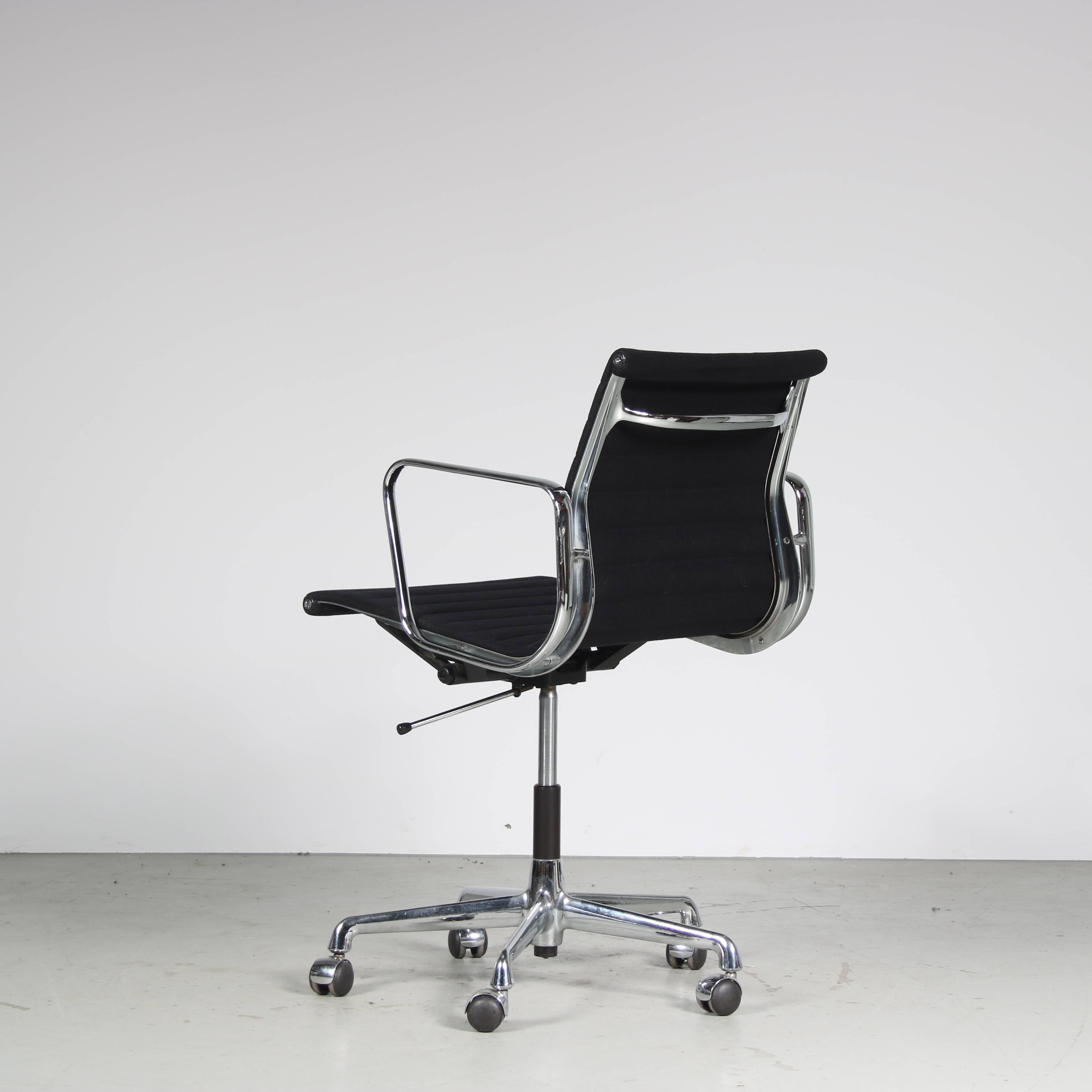 1970s “EA117” Desk chair by Charles & Ray Eames for Herman Miller, USA