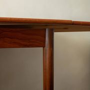 Table à manger extensible en teck moderne danois modèle 24 par Ansager Møbler années 1960.