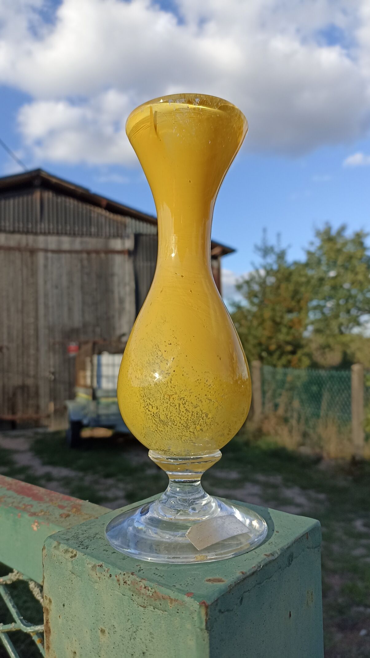 Yellow crystal vase - Cristallerie d'Aubusson