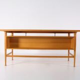 Scandinavian desk all sides