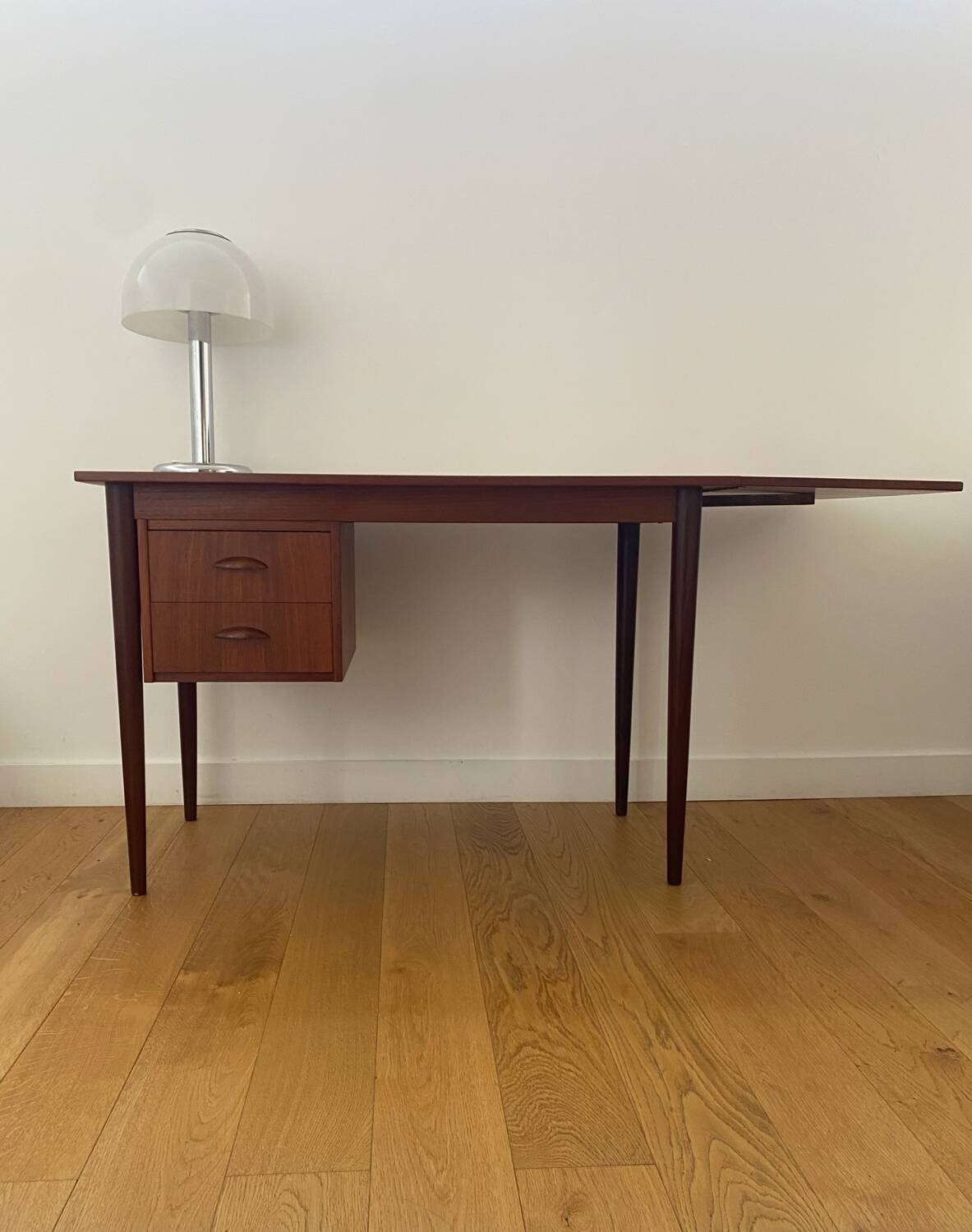 Bureau en teck de Edvard Valentinsen
