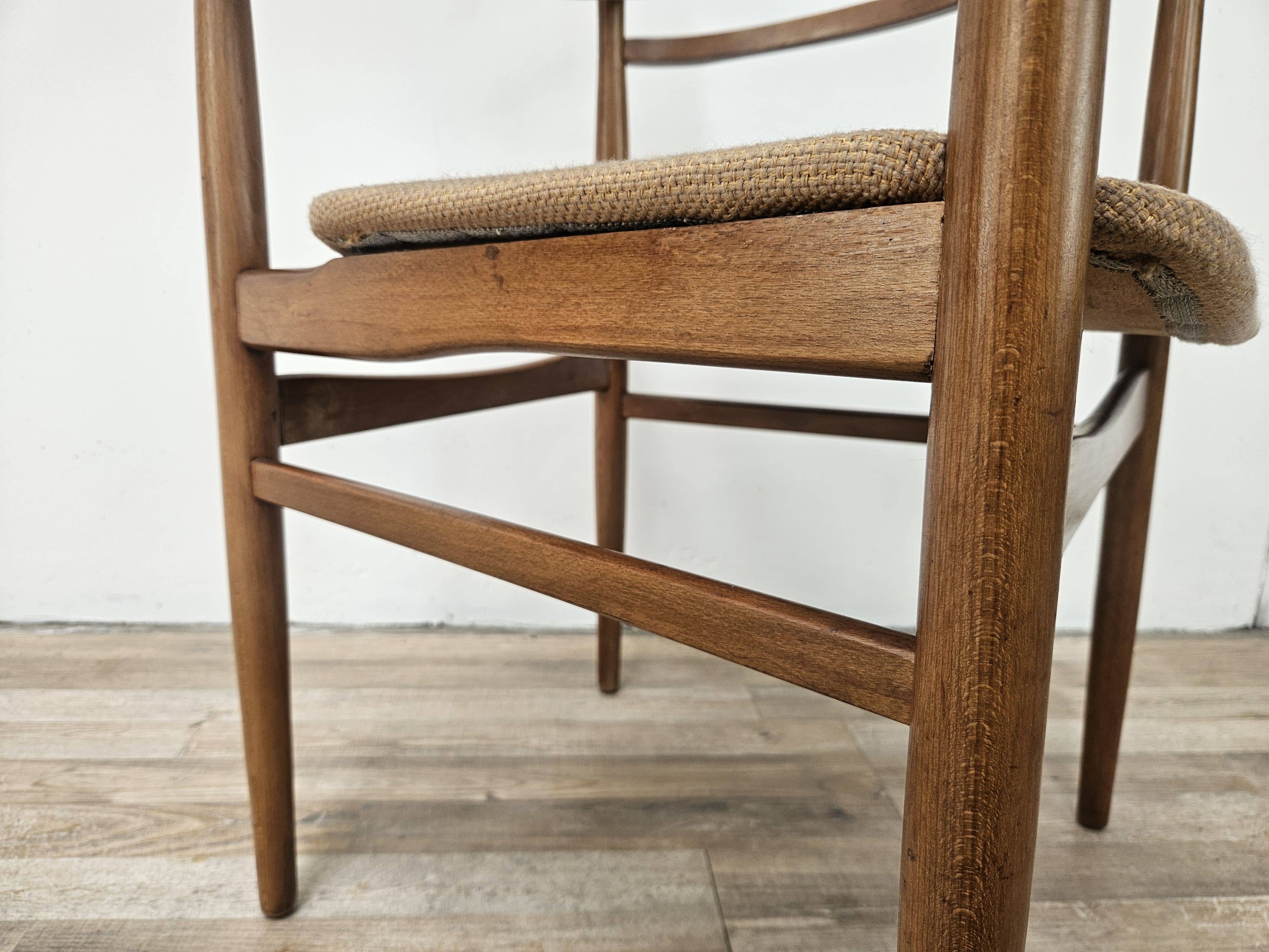Fauteuil suédois en bois et tissu marron