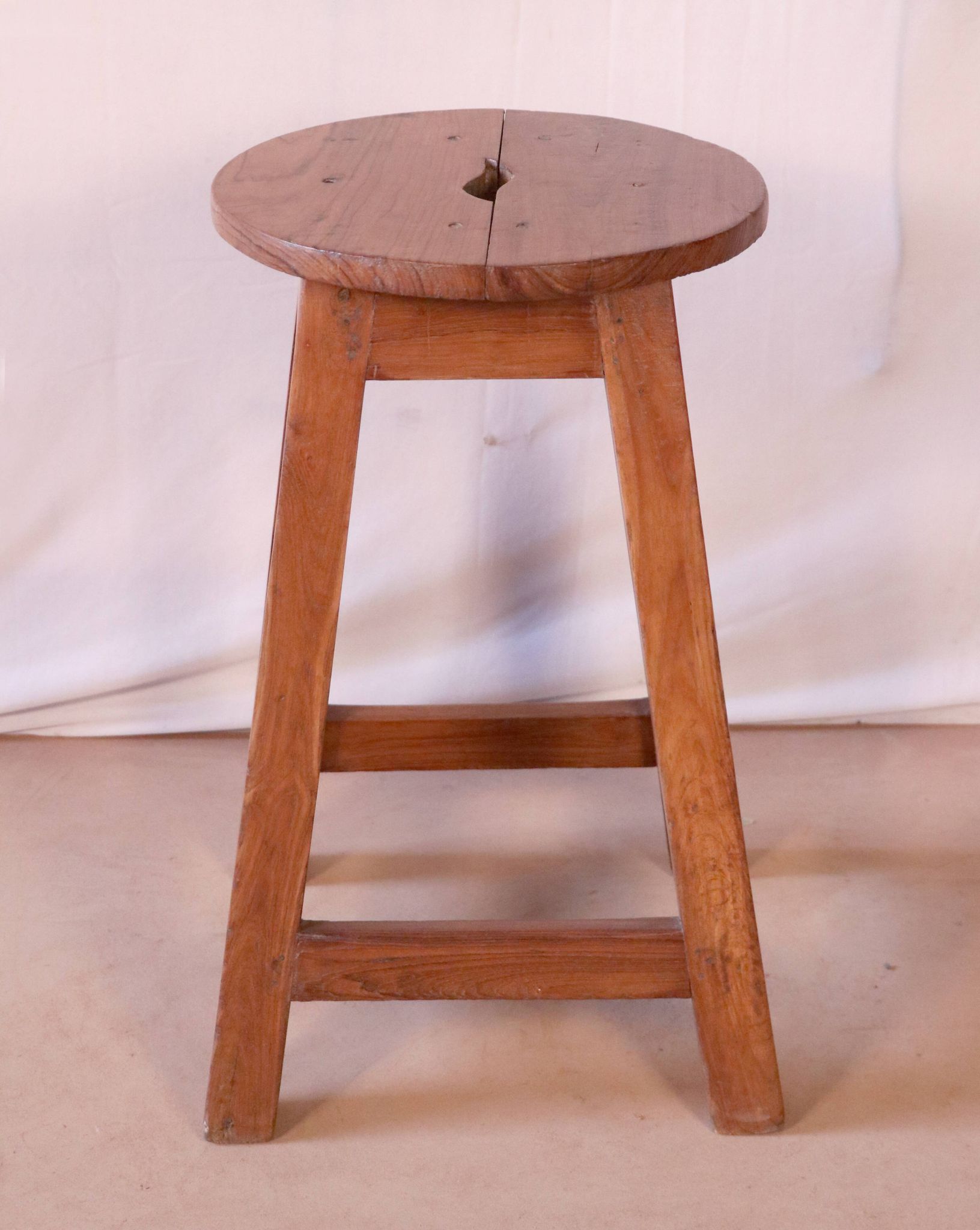 Tabouret d'atelier en teck birman