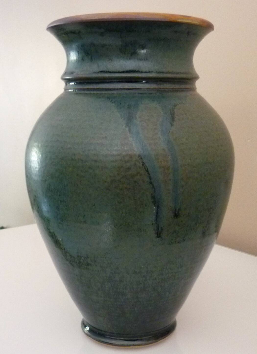 Vintage vase in glazed ceramic, hand-thrown, signature to identify
