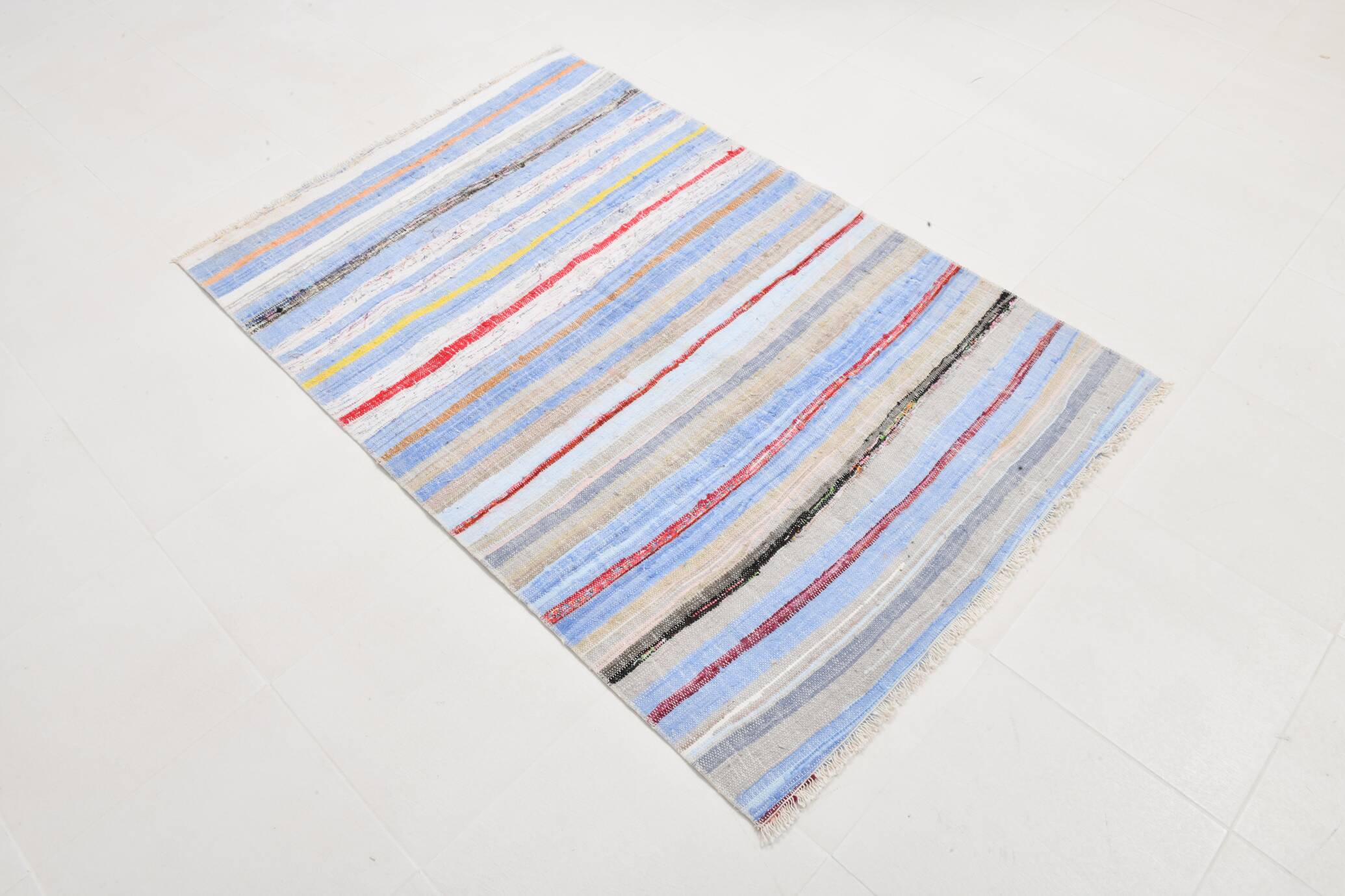 Tapis Kilim à rayures bleu clair 4x6, 117x177 cm