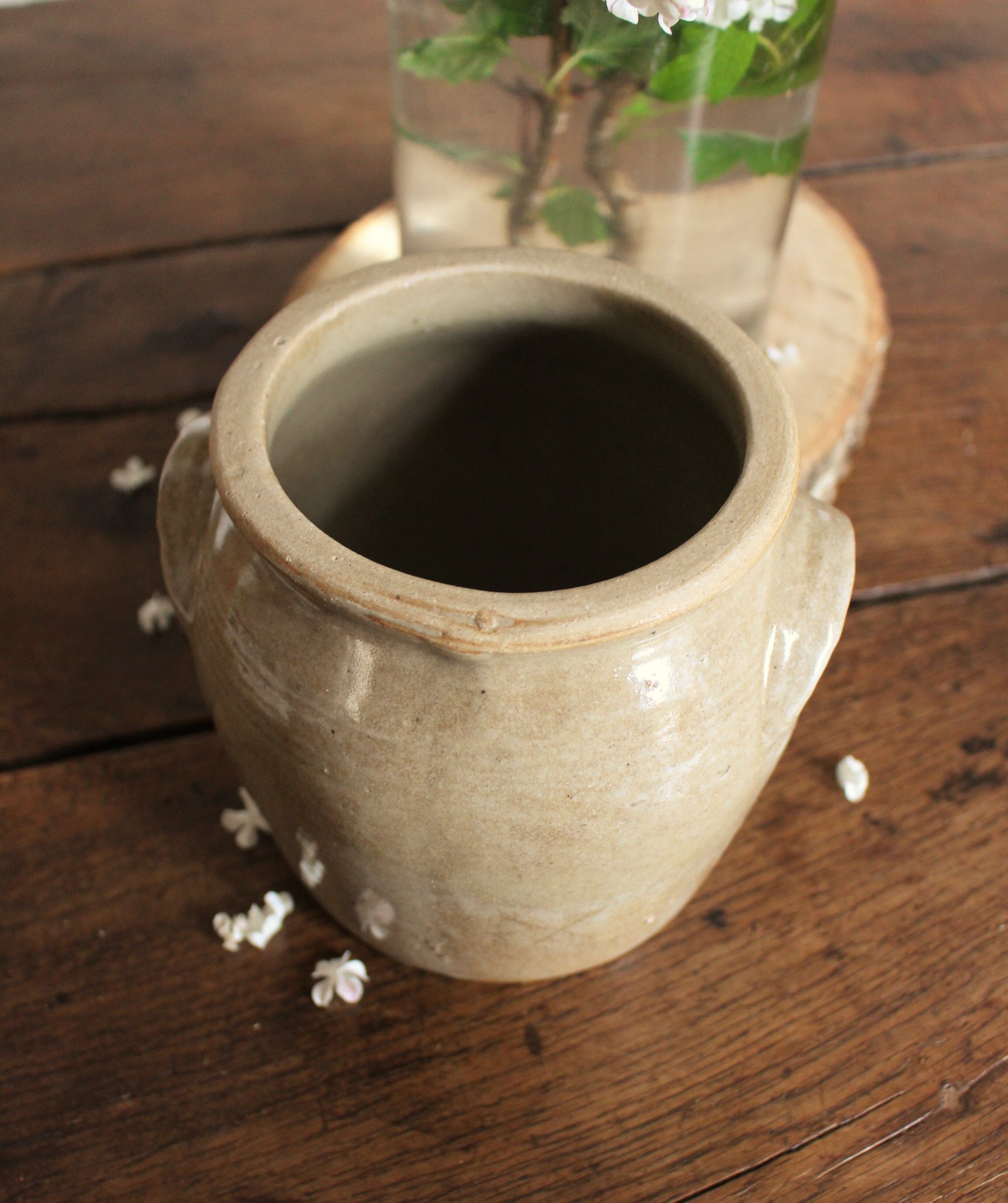 Pot glazed sandstone gray roundness two handles