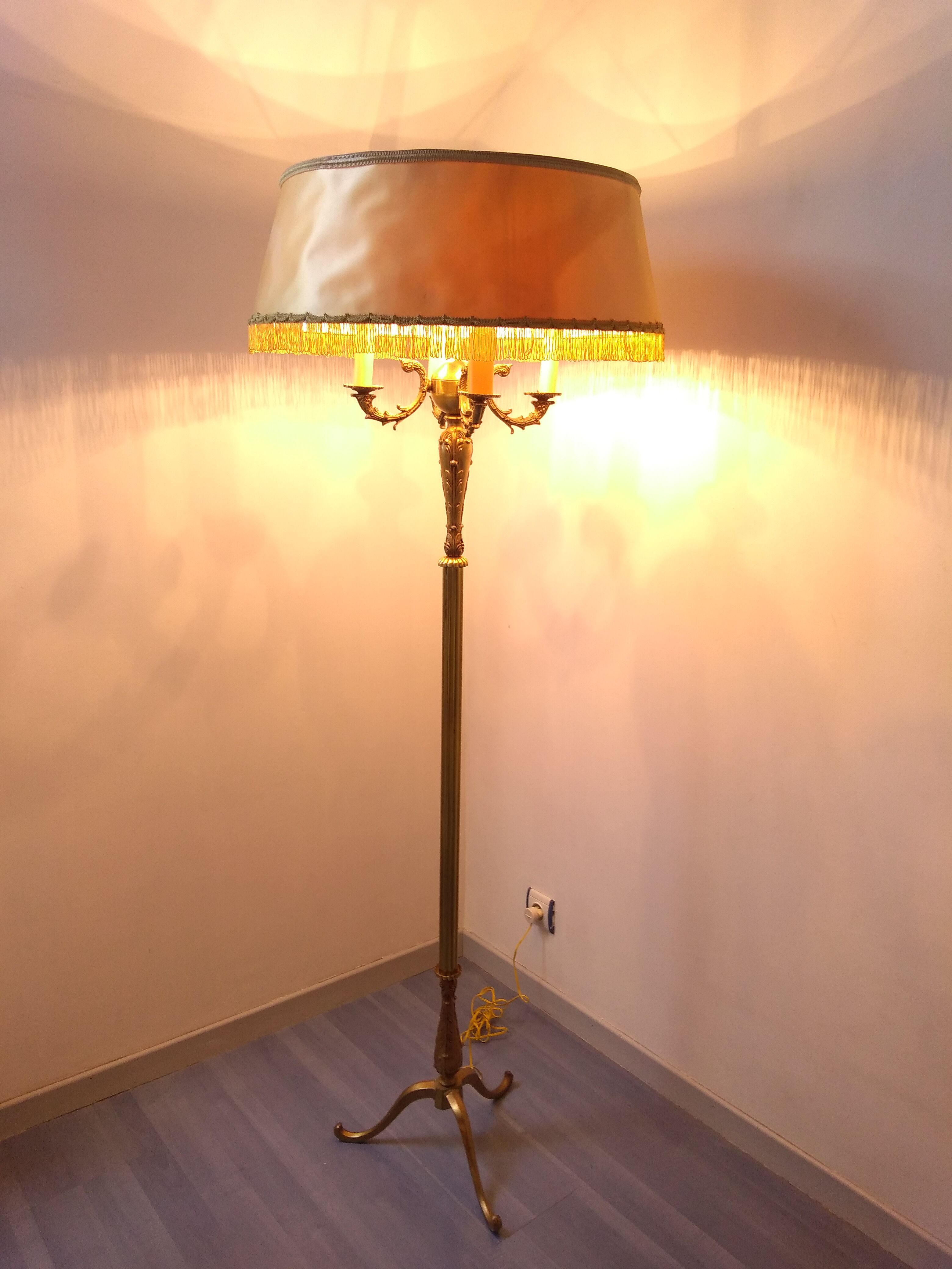 Floor lamp gilded bronze tripod 4 fires