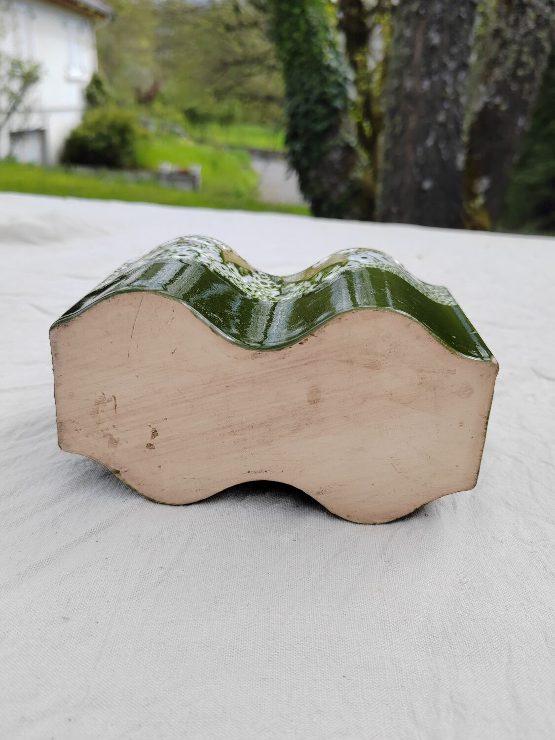 Pot cover in green ceramic original shape
