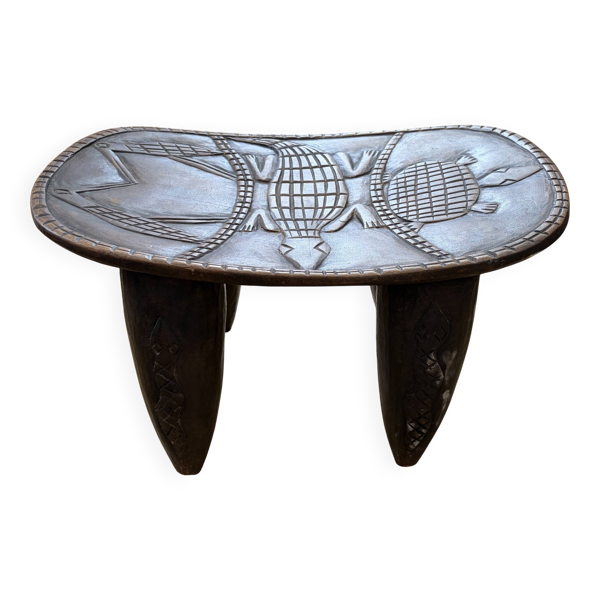 Petit tabouret africain sculpté